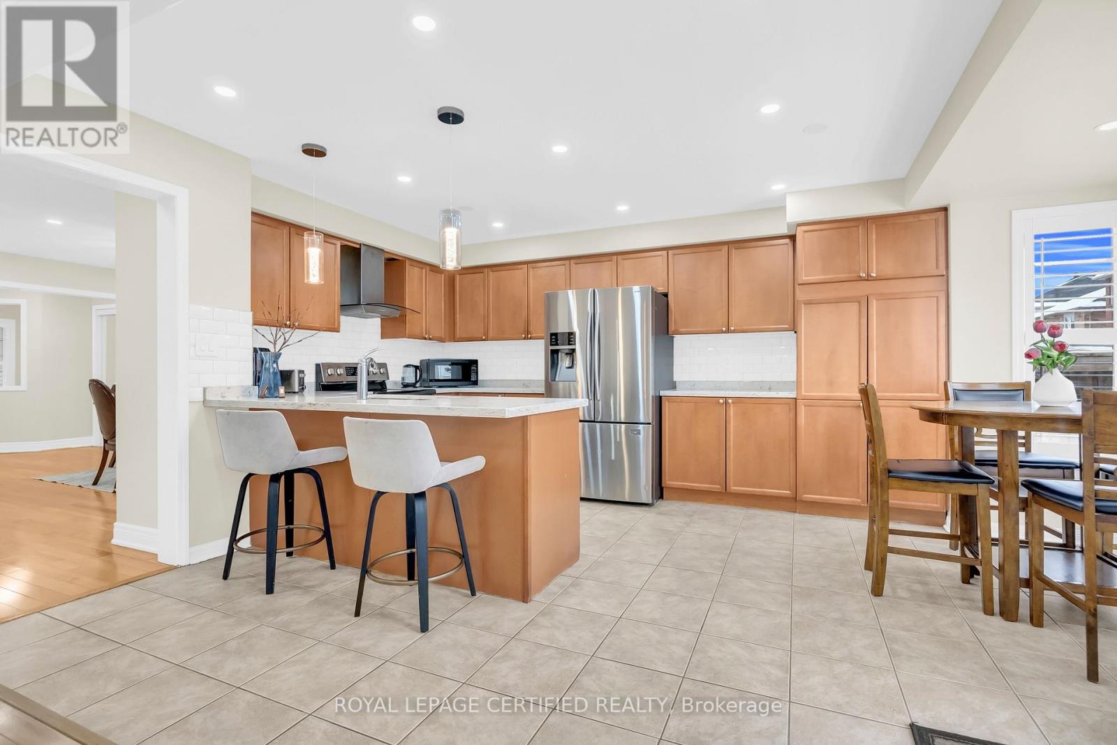 11 Ponymeadow Way, Brampton, Ontario  L6X 0M2 - Photo 10 - W12806638