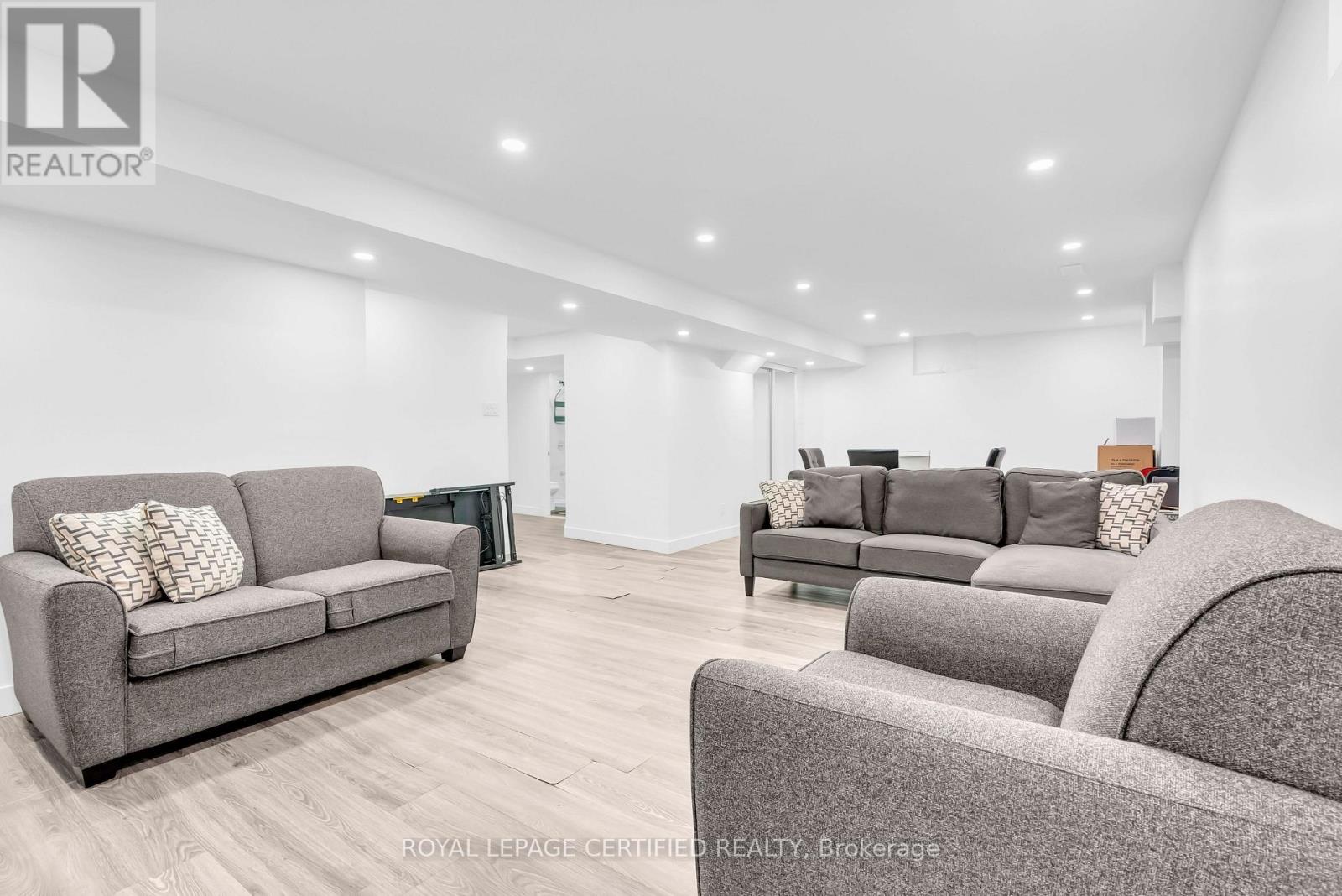 11 Ponymeadow Way, Brampton, Ontario  L6X 0M2 - Photo 29 - W12806638