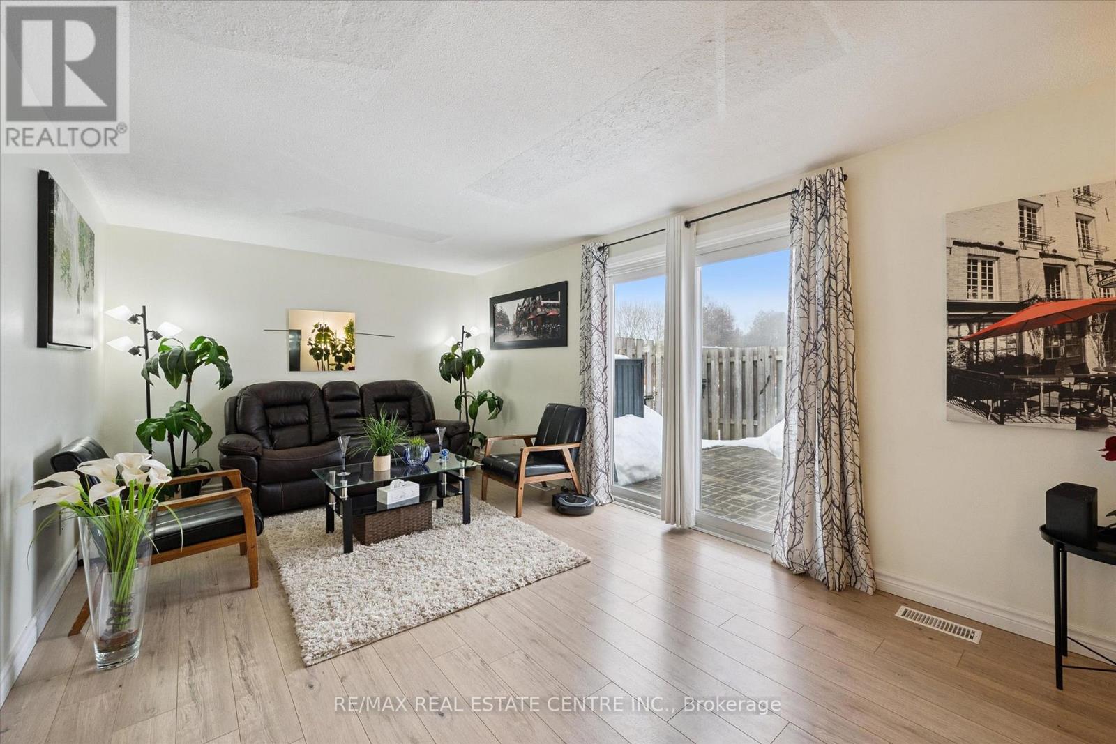 9 - 120 Country Club Drive, Guelph, Ontario  N1E 3K7 - Photo 8 - X12796858