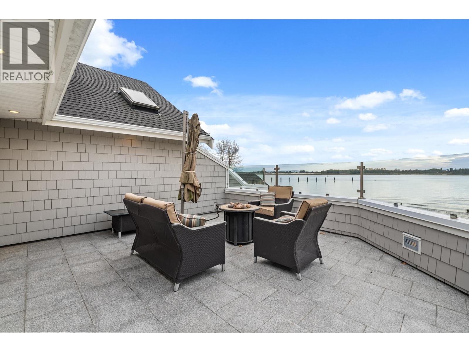 Listing Picture 22 of 38 : 6461 DYKE ROAD, Richmond / 烈治文 - 魯藝地產 Yvonne Lu Group - MLS Medallion Club Member