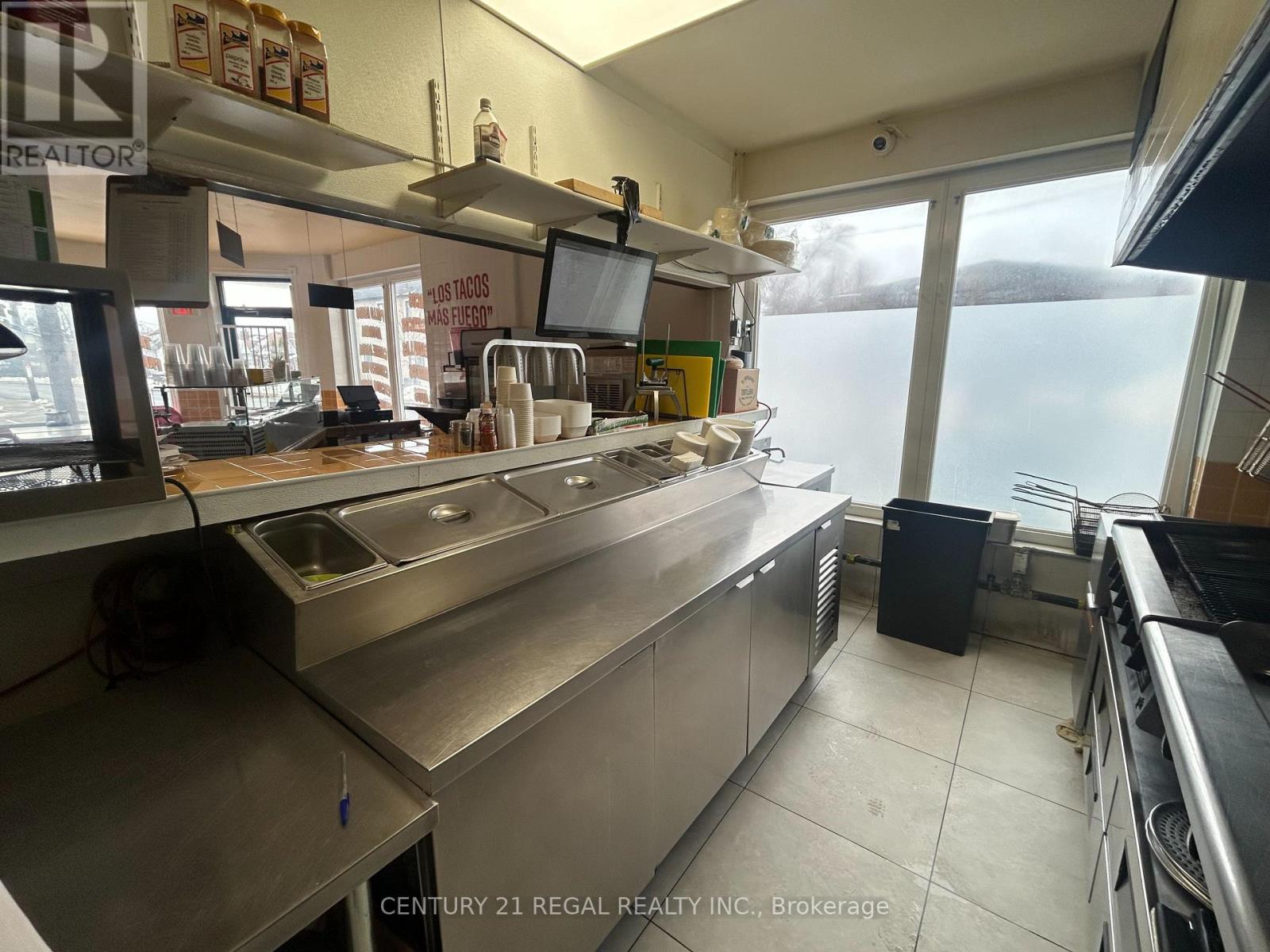 571 Vaughan Road, Toronto, Ontario  M6C 2R4 - Photo 6 - C12824732