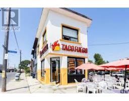 571 VAUGHAN ROAD, Toronto, Ontario