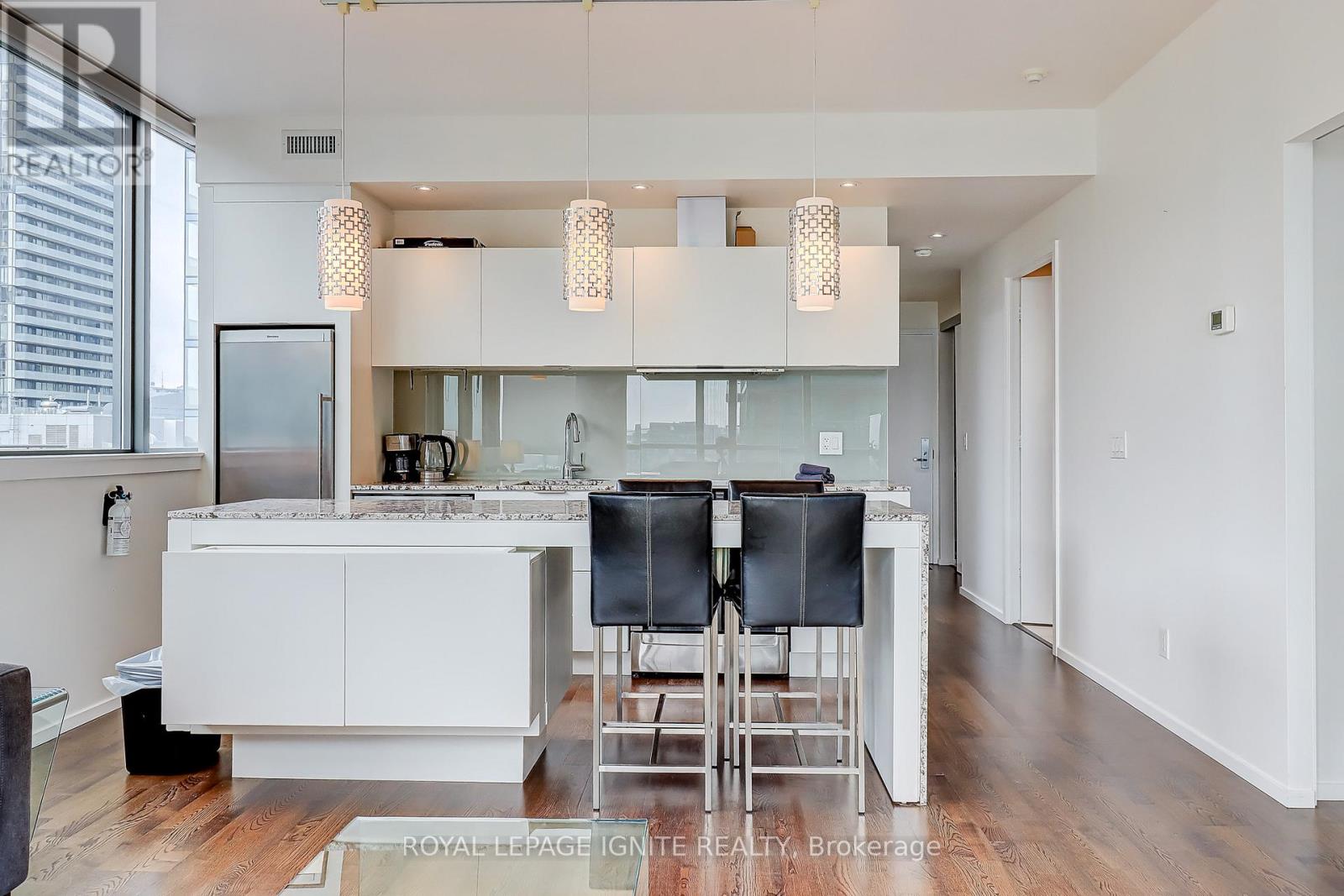 1502 - 8 Charlotte Street, Toronto, Ontario  M5V 0K4 - Photo 9 - C12824820