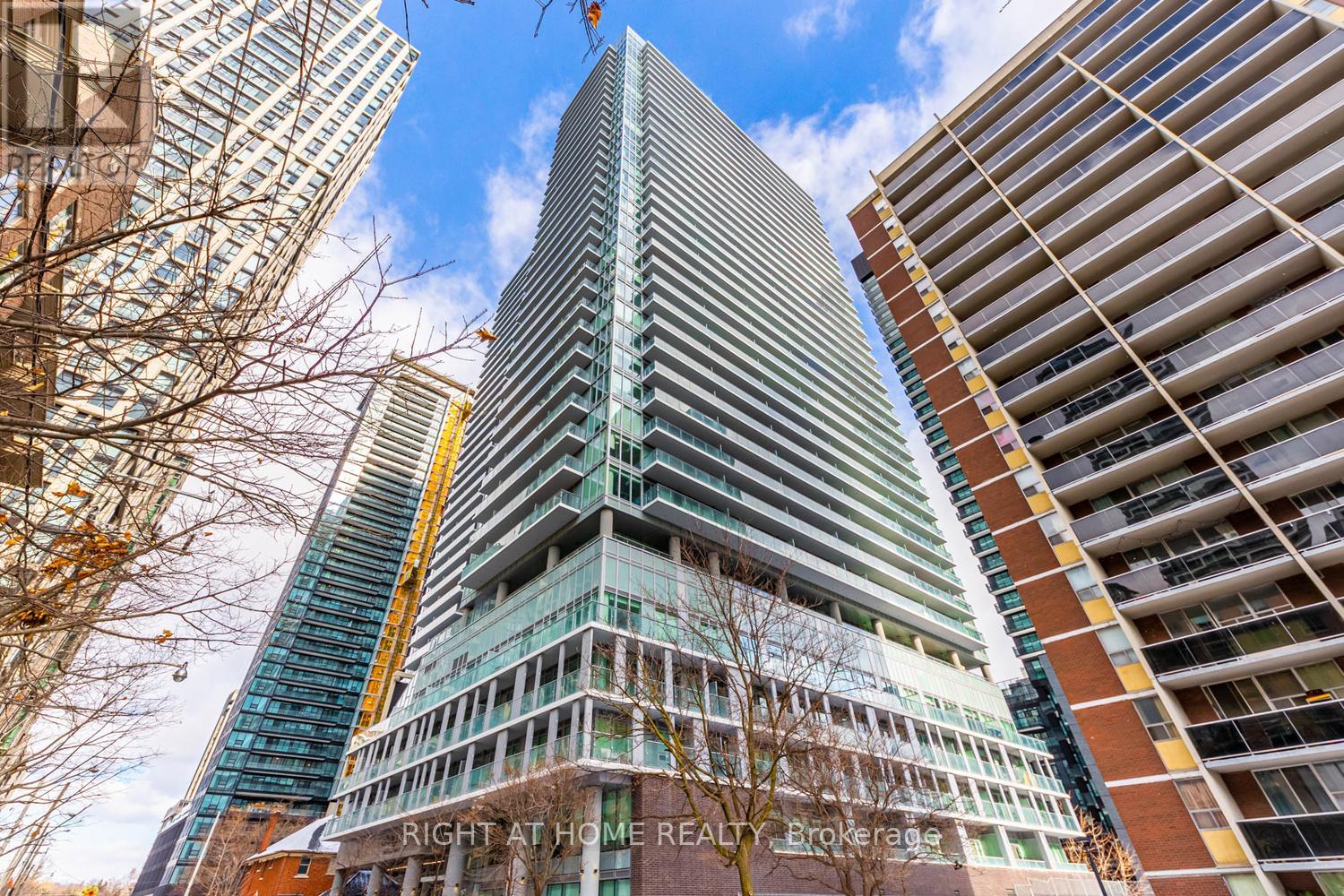 1910 - 195 Redpath Avenue, Toronto, Ontario  M4P 2K6 - Photo 1 - C12824826