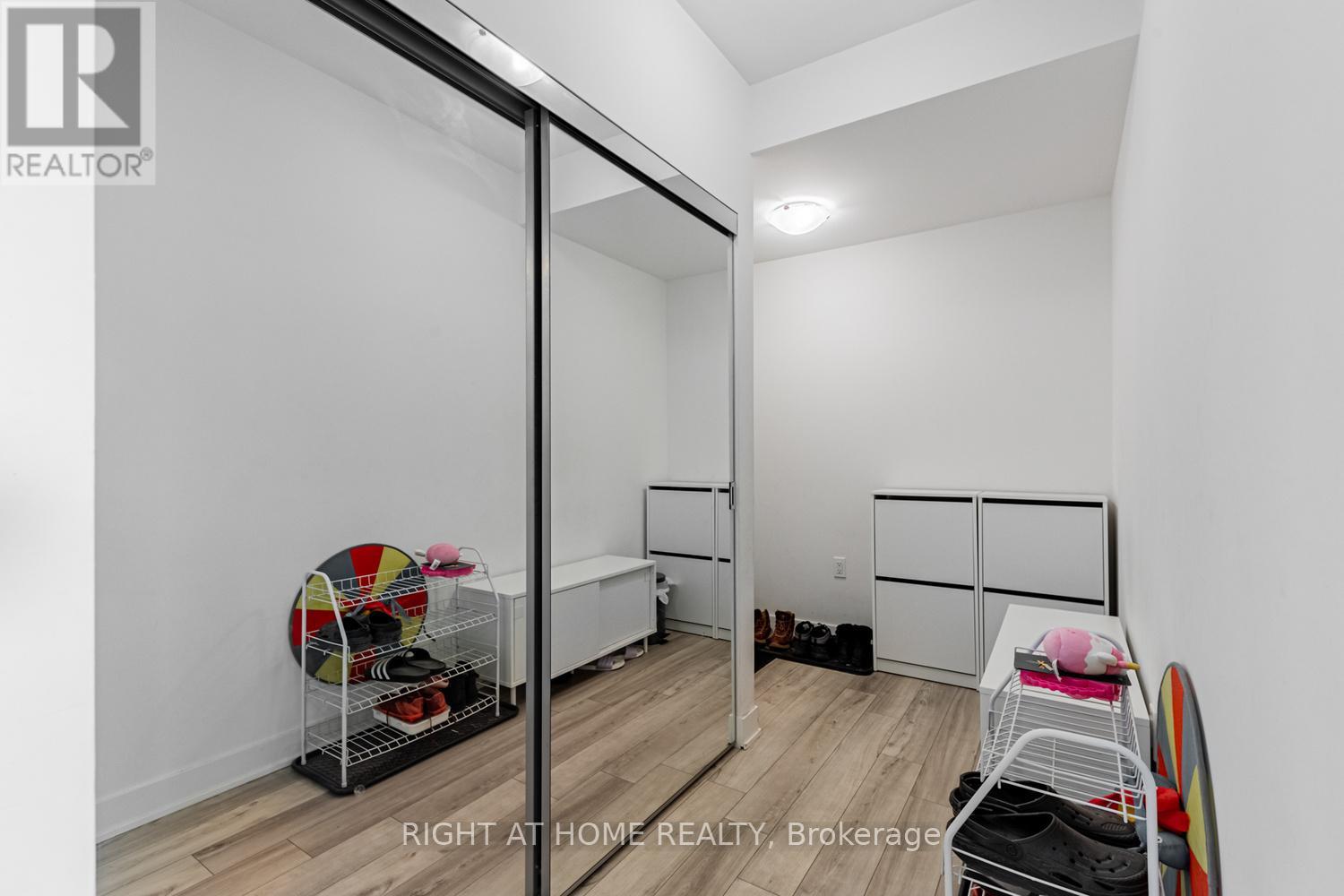 1910 - 195 Redpath Avenue, Toronto, Ontario  M4P 2K6 - Photo 13 - C12824826