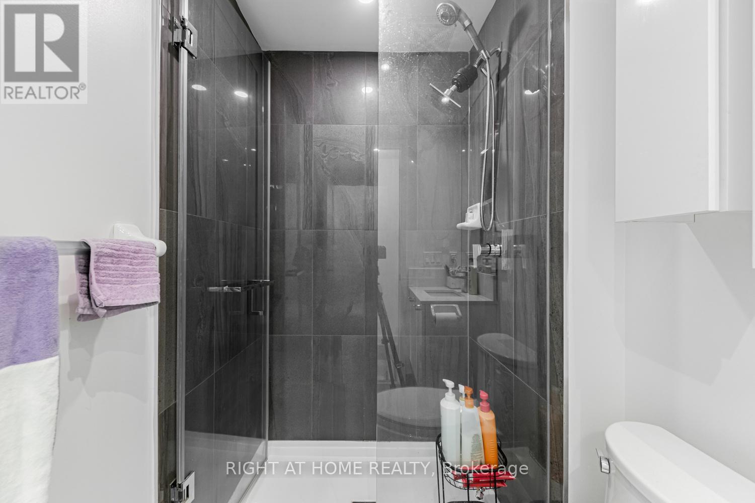 1910 - 195 Redpath Avenue, Toronto, Ontario  M4P 2K6 - Photo 15 - C12824826