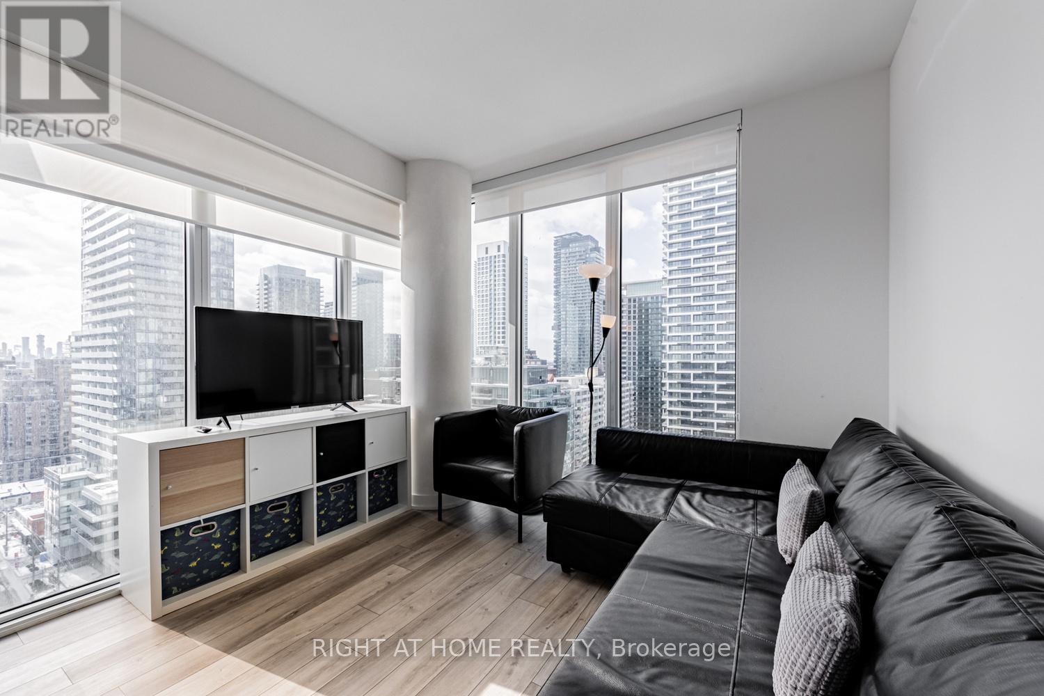 1910 - 195 Redpath Avenue, Toronto, Ontario  M4P 2K6 - Photo 4 - C12824826