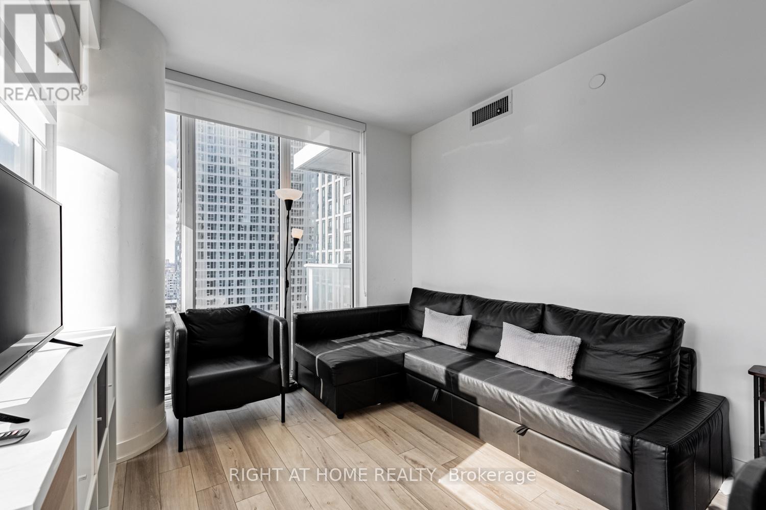 1910 - 195 Redpath Avenue, Toronto, Ontario  M4P 2K6 - Photo 5 - C12824826