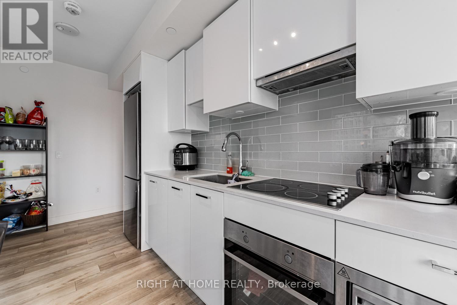 1910 - 195 Redpath Avenue, Toronto, Ontario  M4P 2K6 - Photo 8 - C12824826