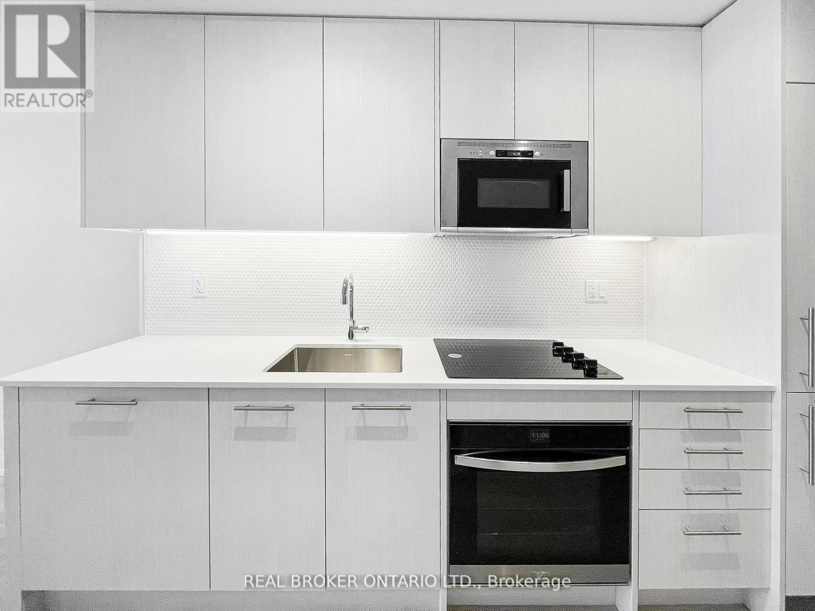 2705 - 286 Main Street, Toronto, Ontario  M4C 0B3 - Photo 7 - E12824786