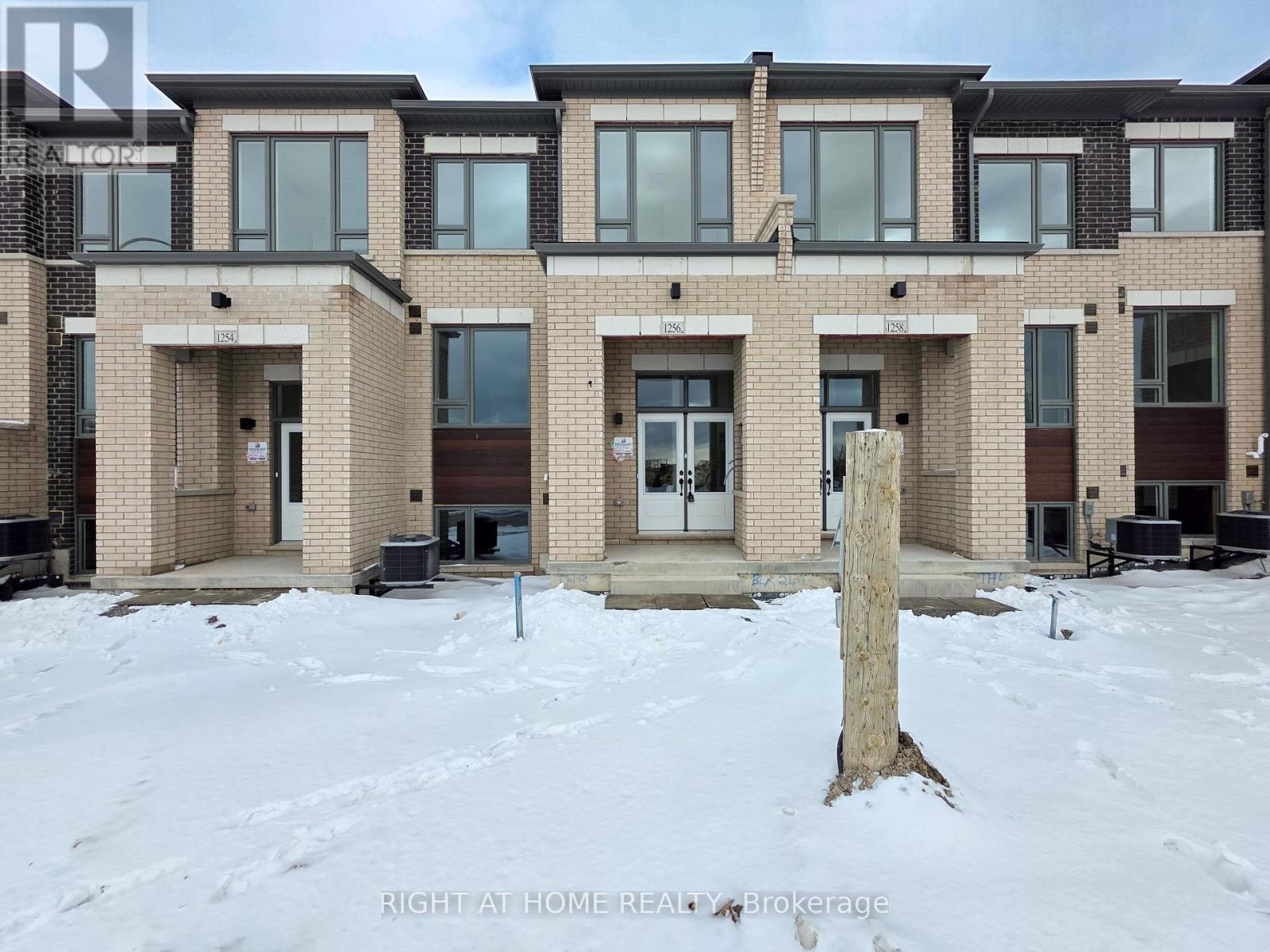 1256 Elizabeth Mackenzie Drive, Pickering, Ontario  L1V 2P8 - Photo 4 - E12824818