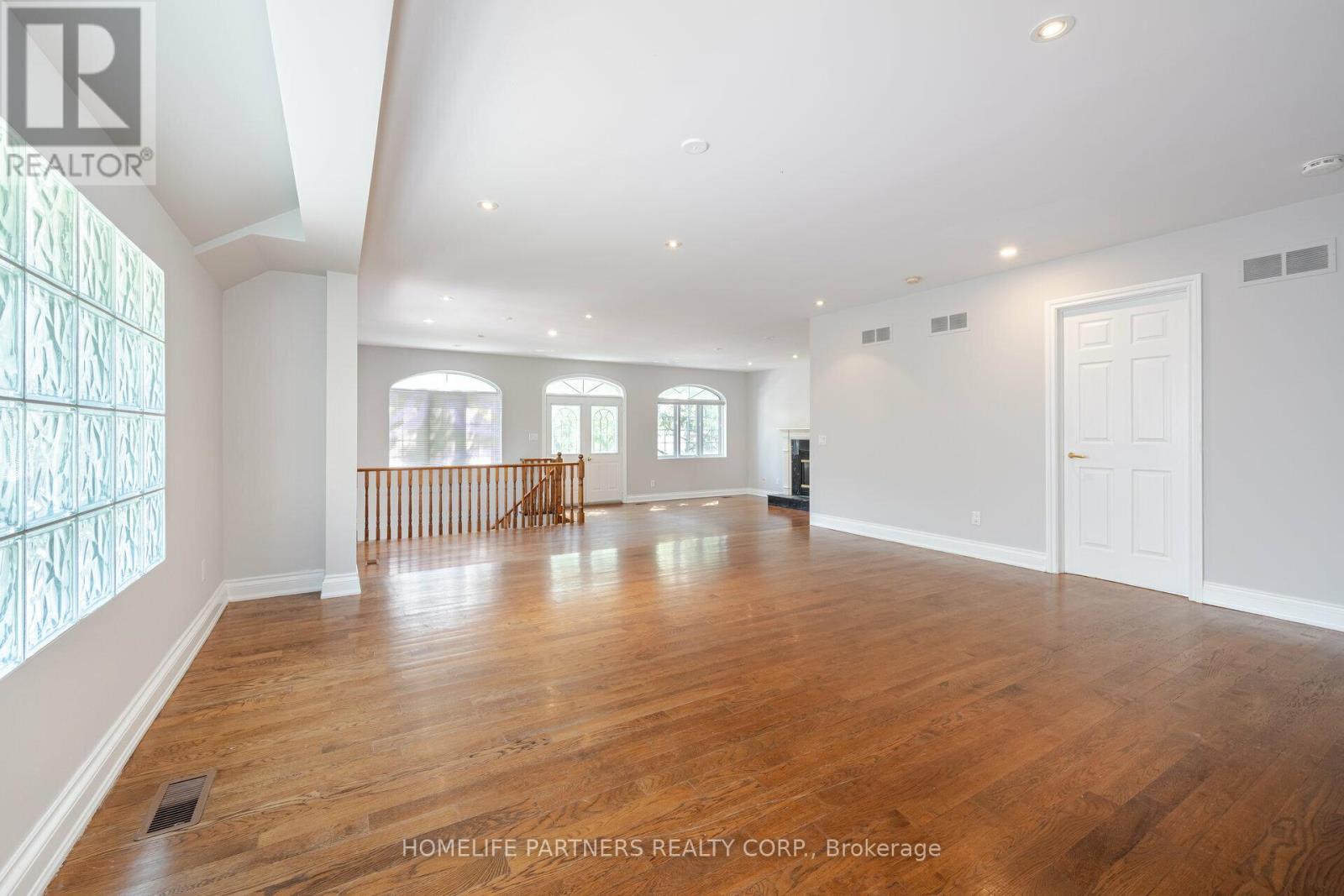 7930 Kipling Avenue, Vaughan, Ontario  L4L 1Z5 - Photo 13 - N12824764