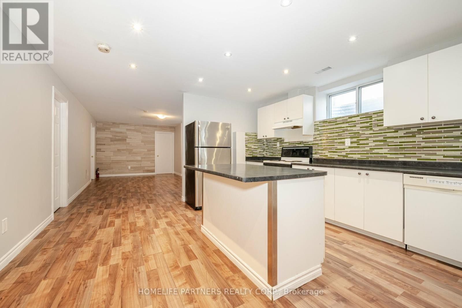 7930 Kipling Avenue, Vaughan, Ontario  L4L 1Z5 - Photo 2 - N12824764