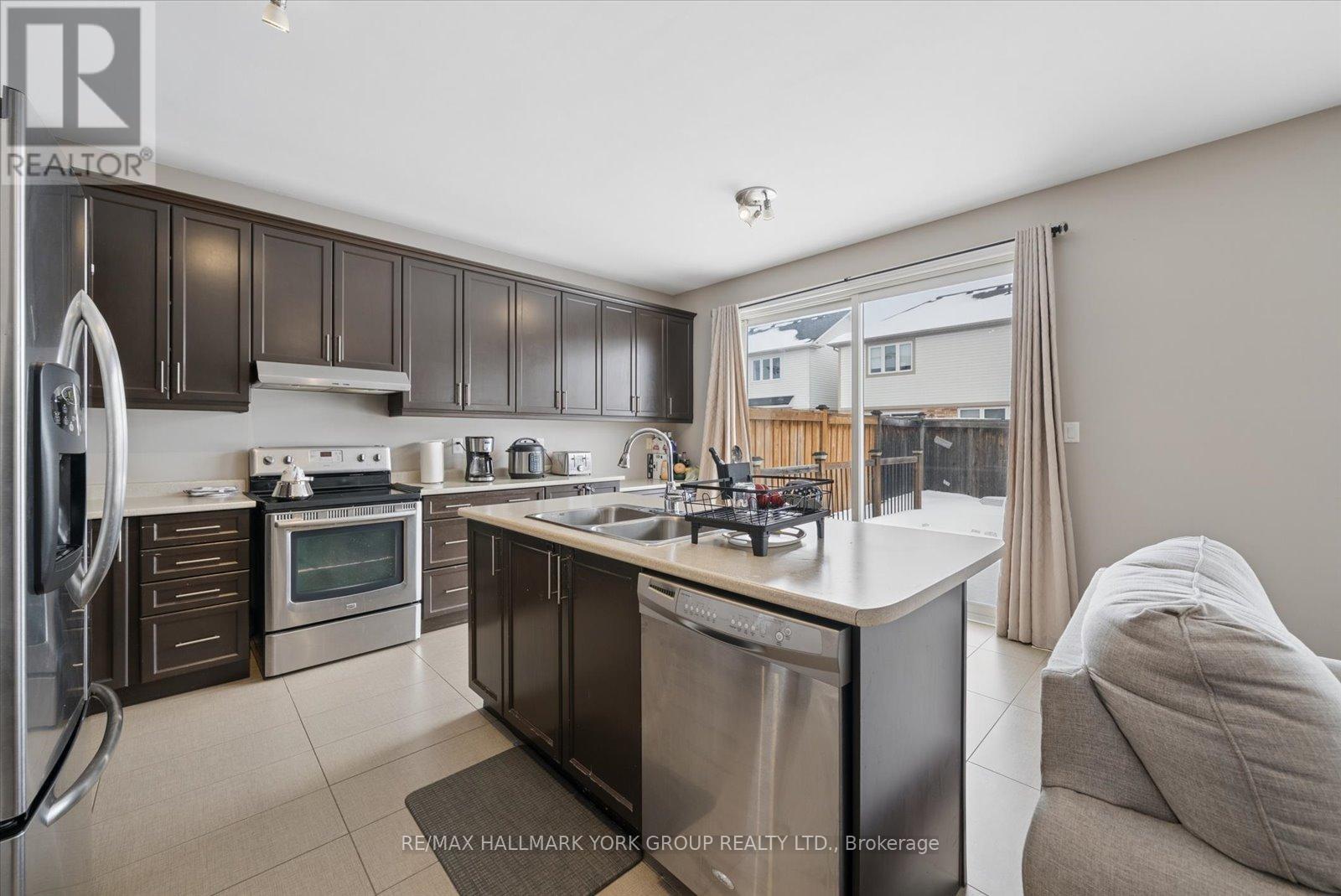 11 Gordon Drive, New Tecumseth (Alliston), Ontario  L9R 0J1 - Photo 19 - N12824796