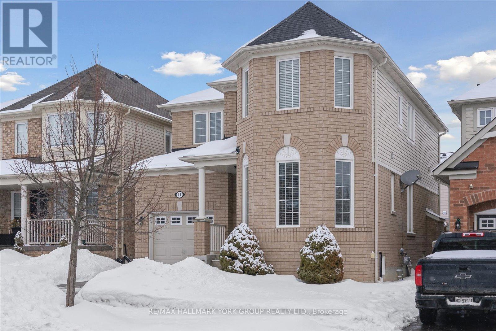 11 Gordon Drive, New Tecumseth (Alliston), Ontario  L9R 0J1 - Photo 4 - N12824796