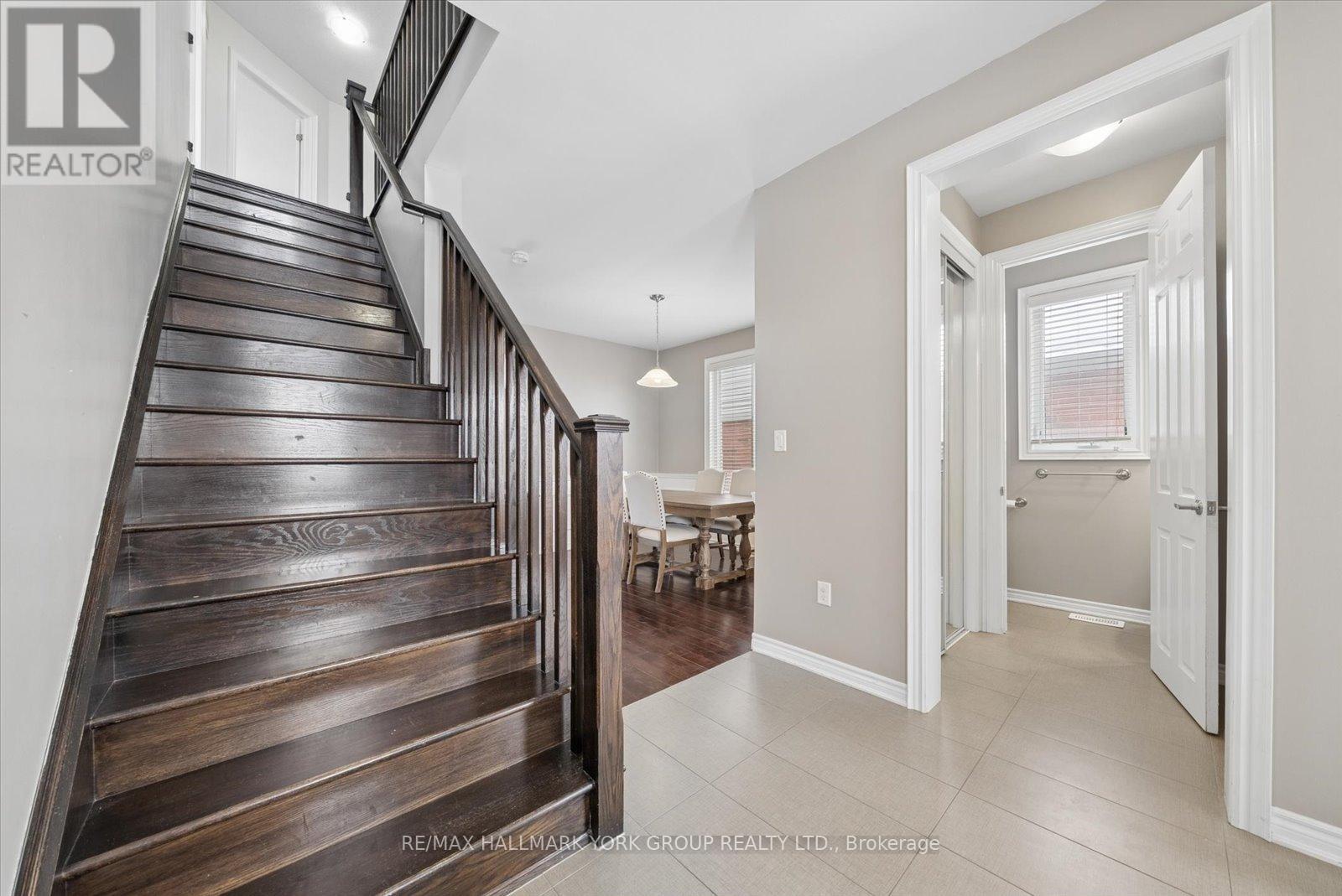 11 Gordon Drive, New Tecumseth (Alliston), Ontario  L9R 0J1 - Photo 8 - N12824796