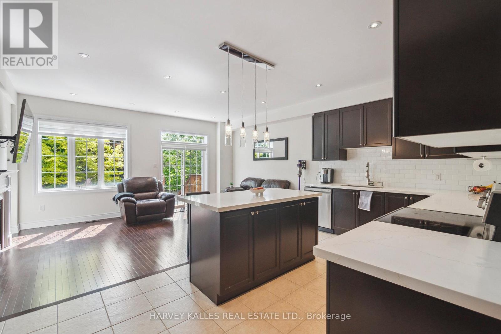 45 - 8777 Dufferin Street, Vaughan, Ontario  L4J 8W3 - Photo 13 - N12824868