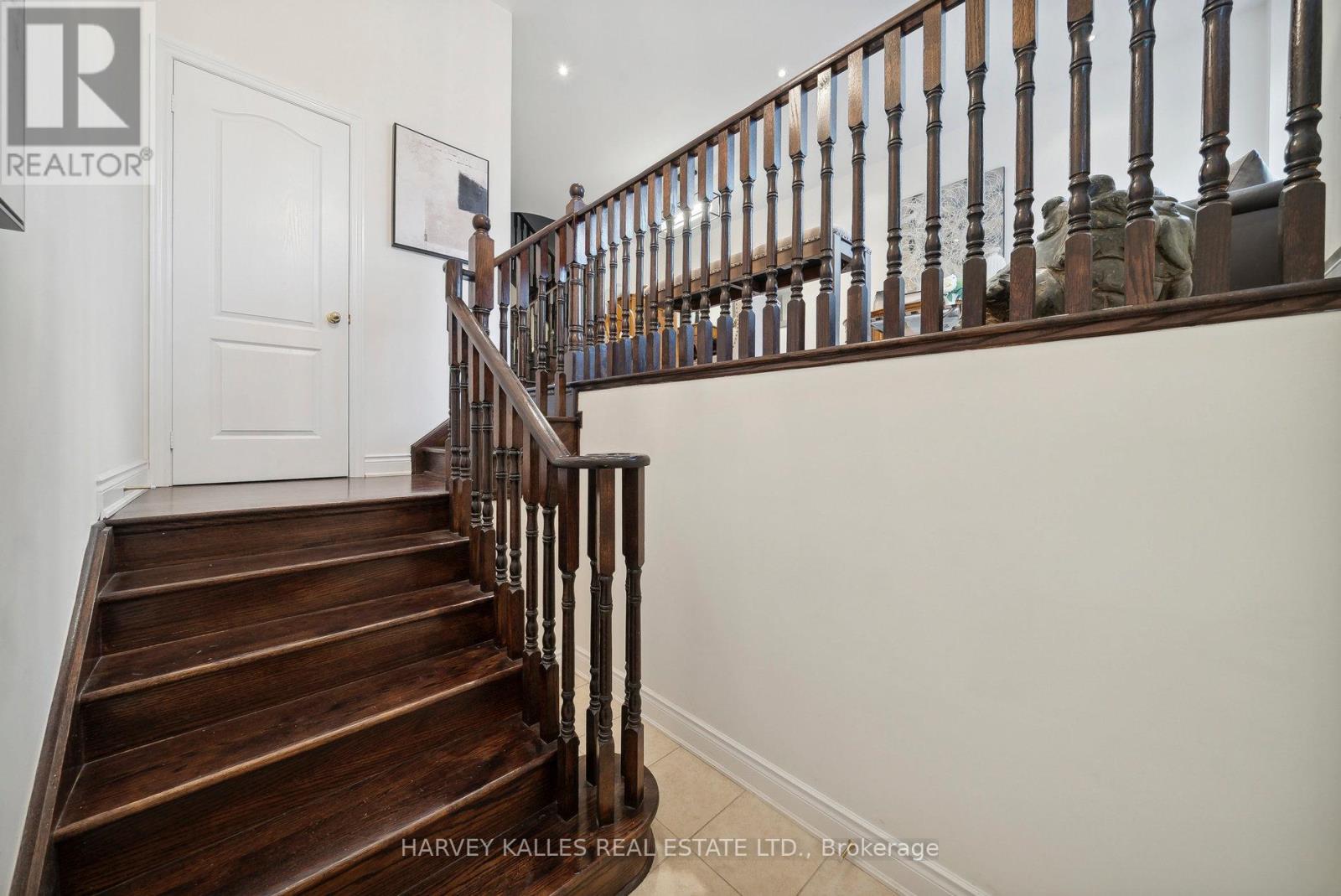 45 - 8777 Dufferin Street, Vaughan, Ontario  L4J 8W3 - Photo 3 - N12824868