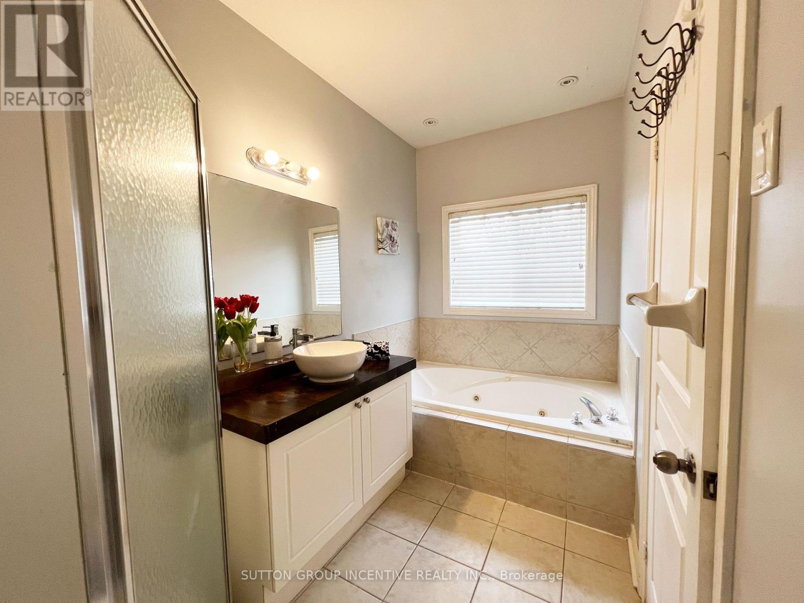 38 Hurst Drive, Barrie (Bayshore), Ontario L4N 9K3 - Photo 17 - S12824752