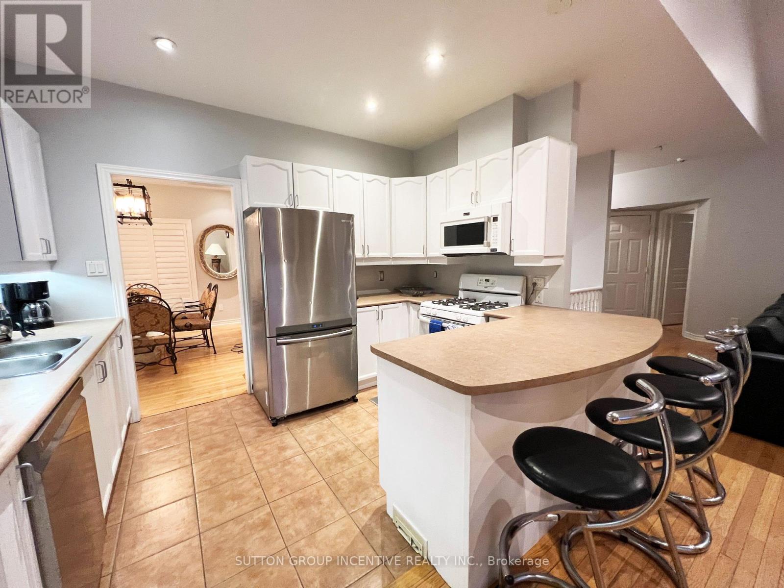 38 Hurst Drive, Barrie (Bayshore), Ontario L4N 9K3 - Photo 7 - S12824752