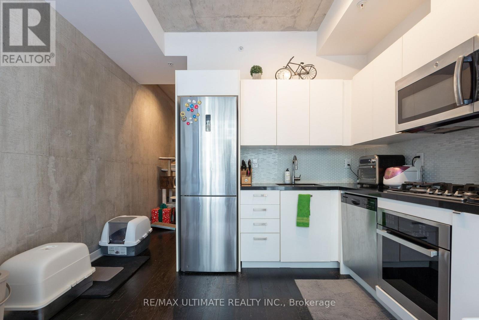 206 - 39 Brant Street, Toronto, Ontario  M5V 0M8 - Photo 7 - C12824180