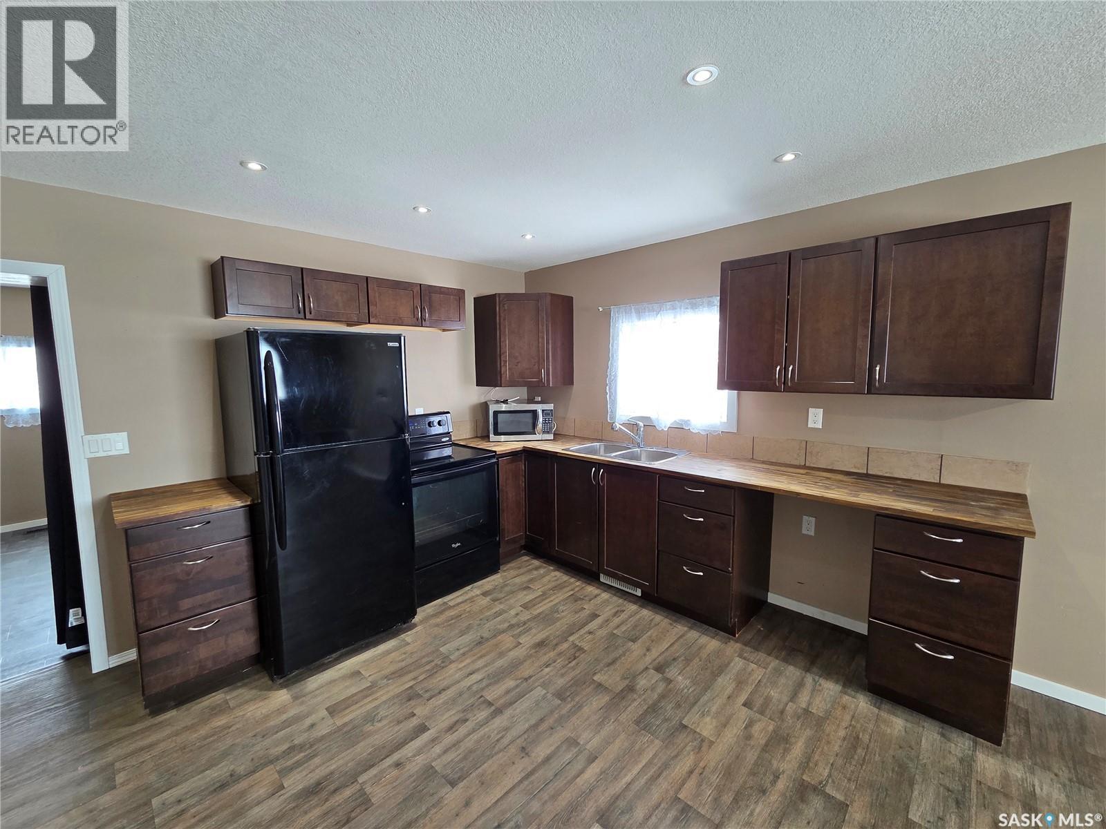 26 Fraser Street, Manor, Saskatchewan  S0C 1R0 - Photo 16 - SK029272