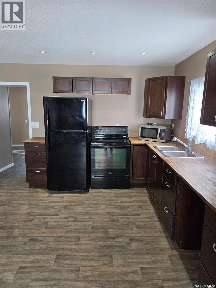 26 Fraser Street, Manor, Saskatchewan  S0C 1R0 - Photo 17 - SK029272