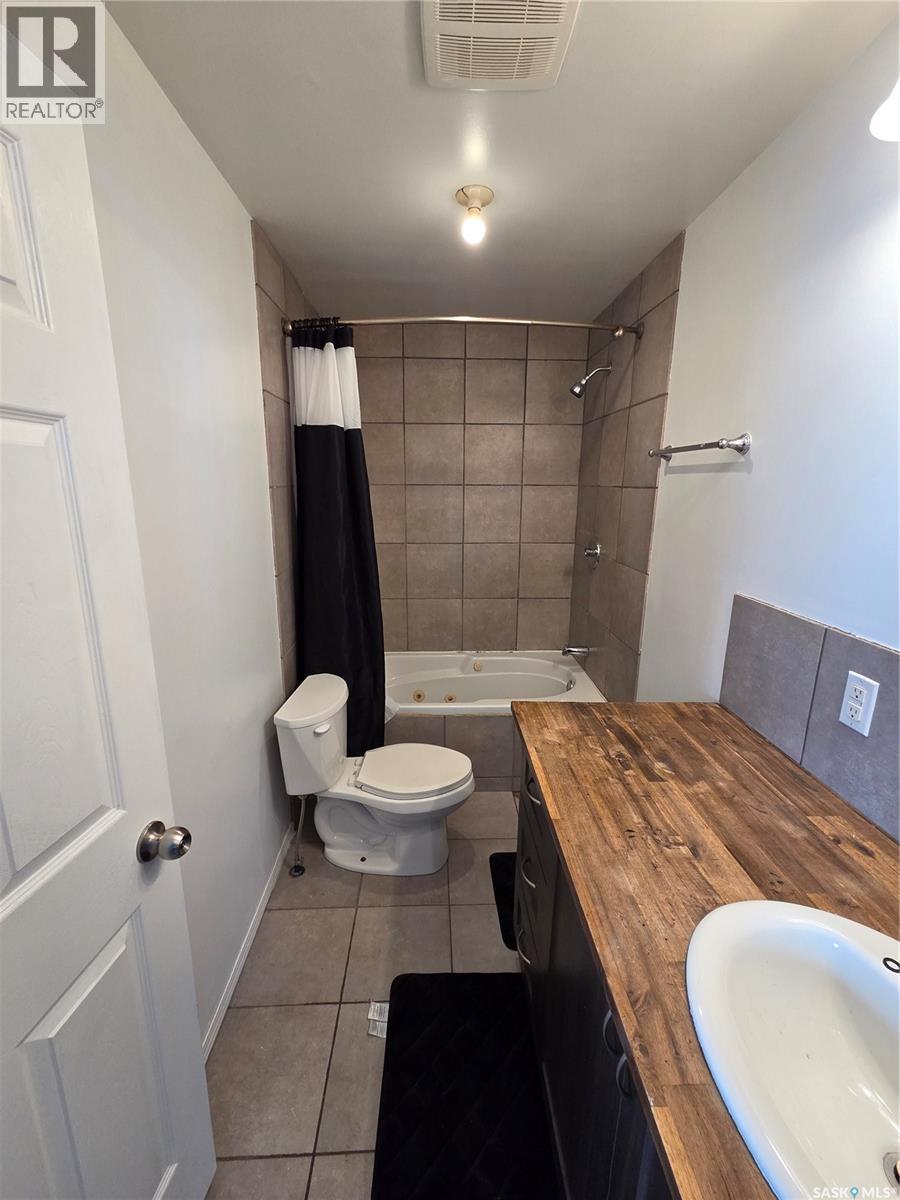 26 Fraser Street, Manor, Saskatchewan  S0C 1R0 - Photo 24 - SK029272