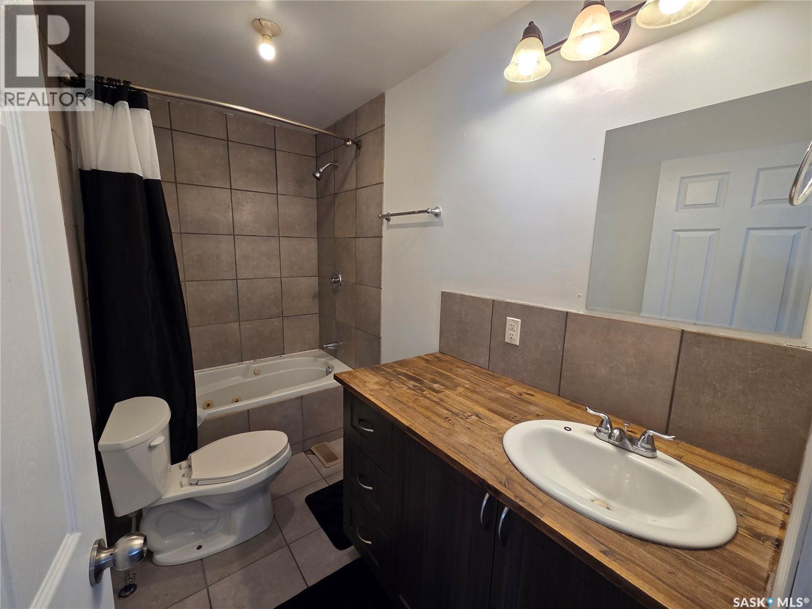 26 Fraser Street, Manor, Saskatchewan  S0C 1R0 - Photo 25 - SK029272