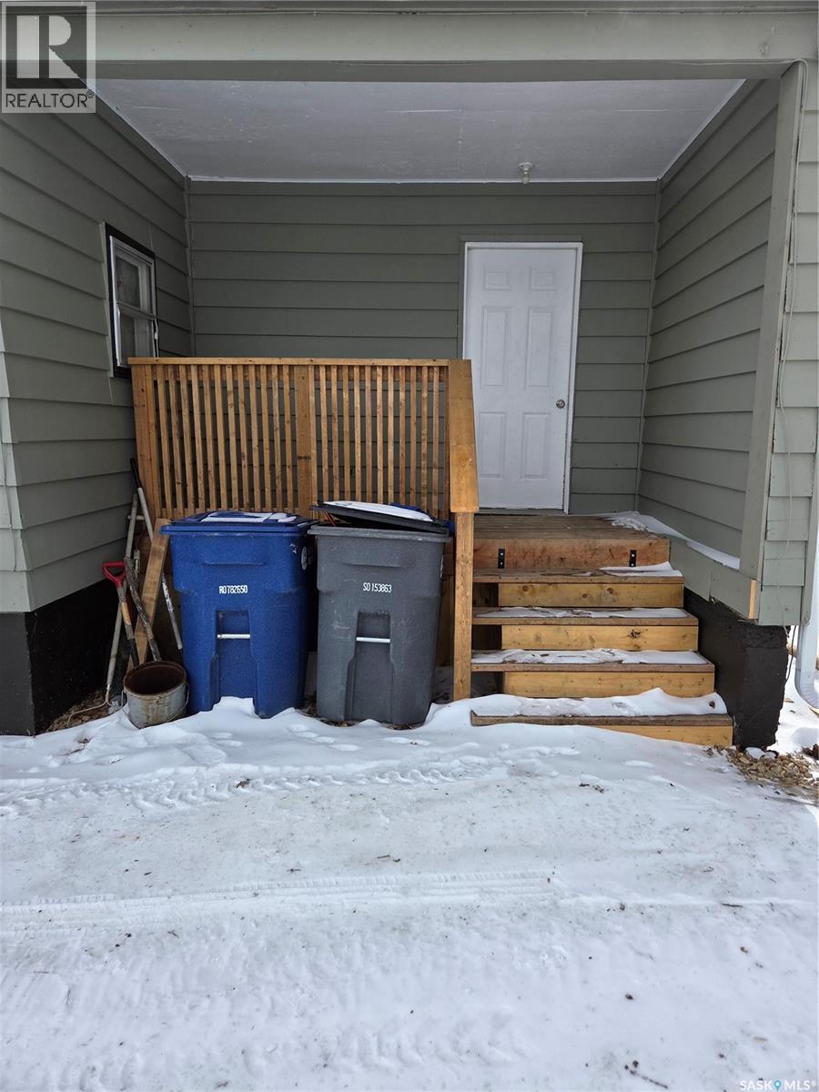 26 Fraser Street, Manor, Saskatchewan  S0C 1R0 - Photo 7 - SK029272