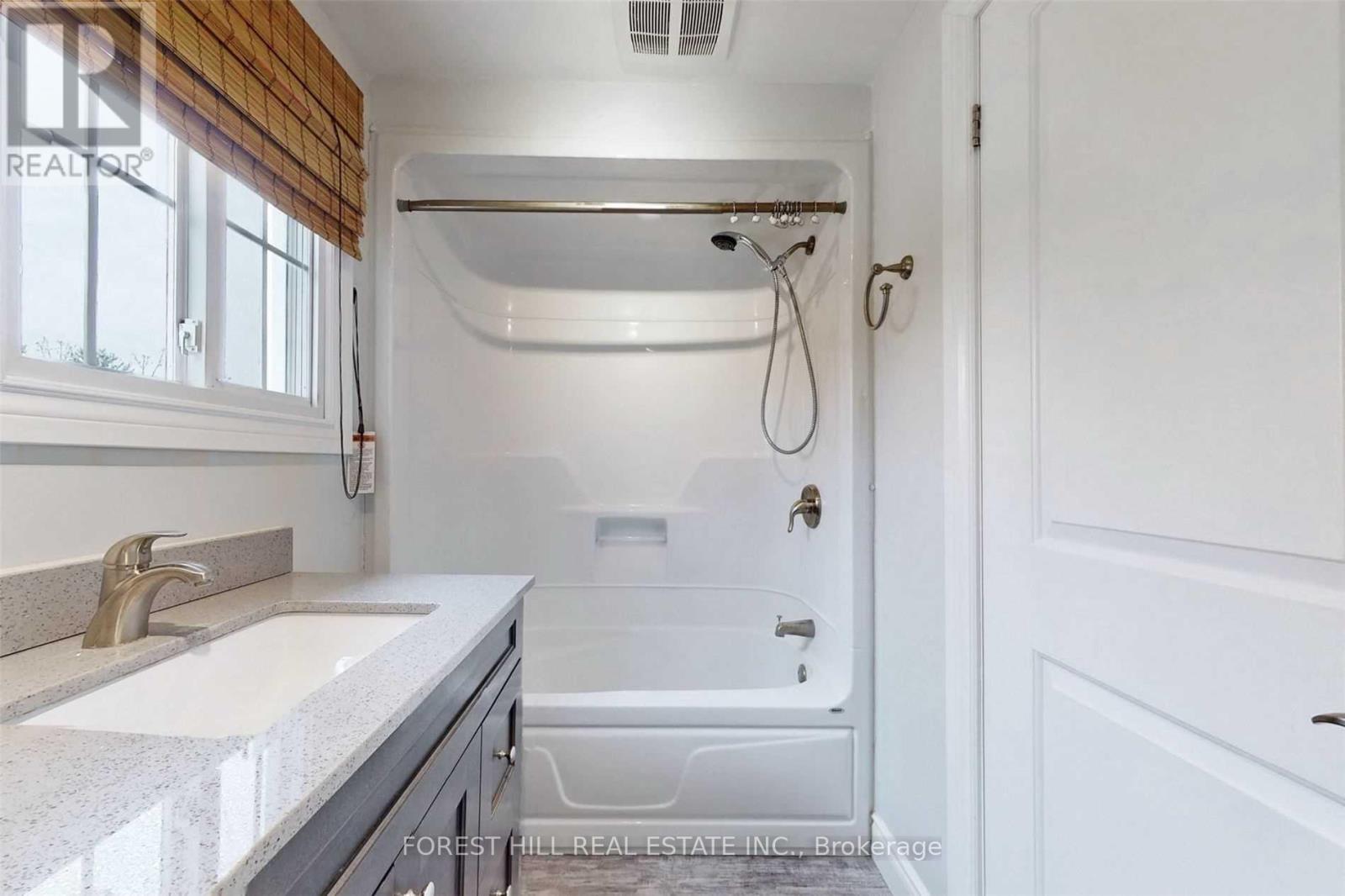 213 Hickling Trail, Barrie, Ontario  L4M 5W6 - Photo 24 - S12824508