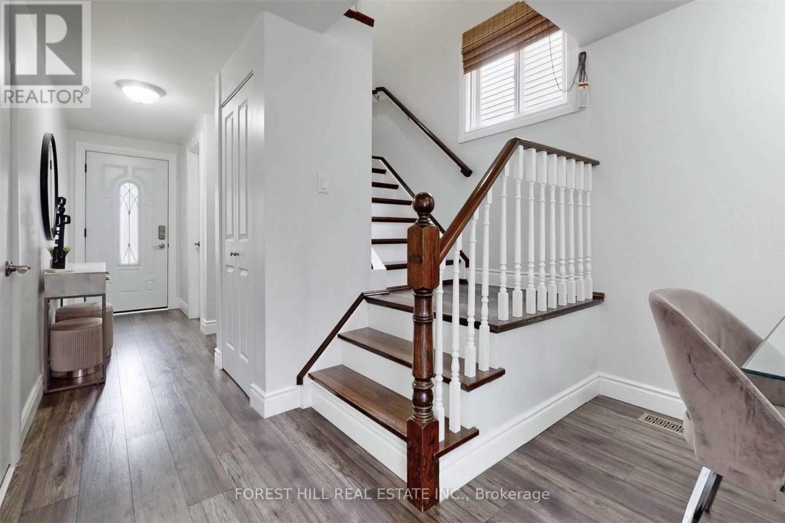 213 Hickling Trail, Barrie, Ontario  L4M 5W6 - Photo 17 - S12824508