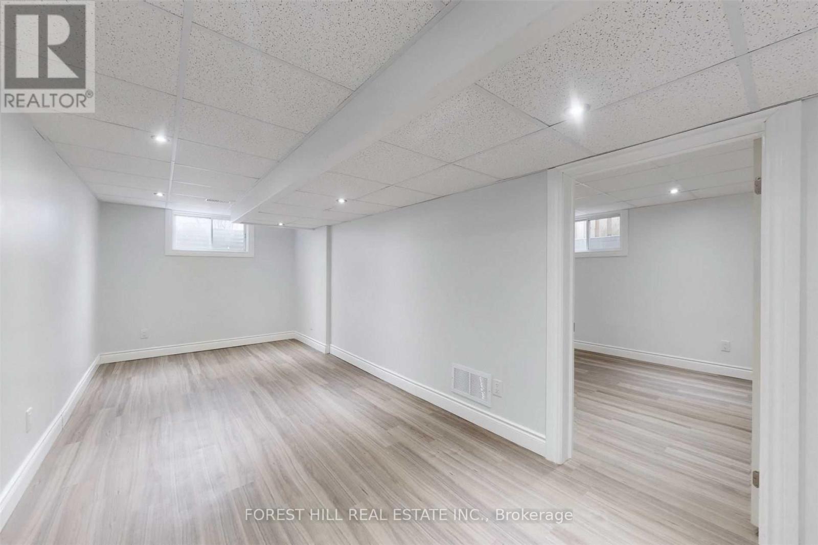 213 Hickling Trail, Barrie, Ontario  L4M 5W6 - Photo 23 - S12824508