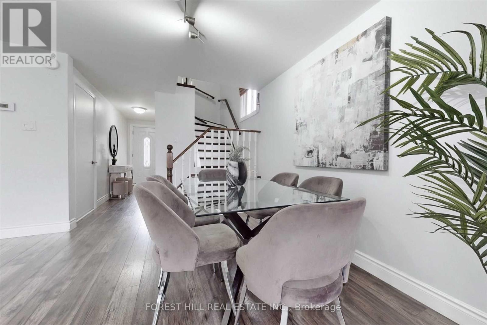 213 Hickling Trail, Barrie, Ontario  L4M 5W6 - Photo 3 - S12824508