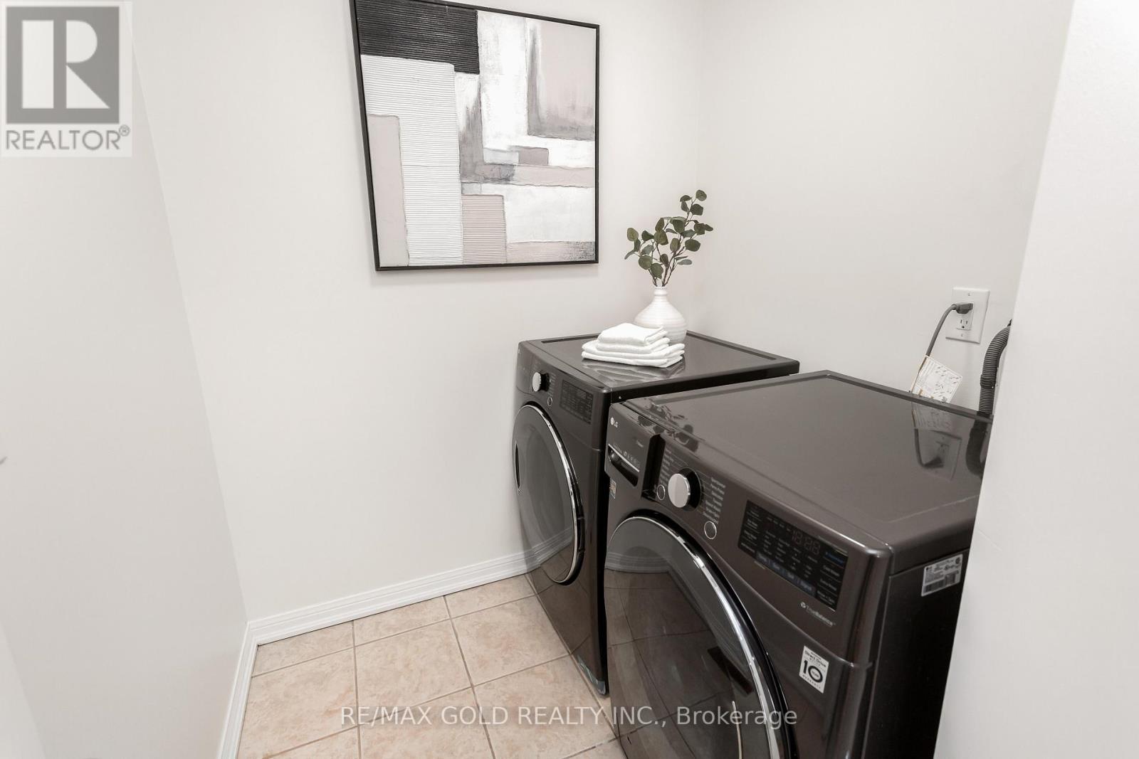 70 Livingston Road, Milton, Ontario  L9T 6B6 - Photo 40 - W12808800