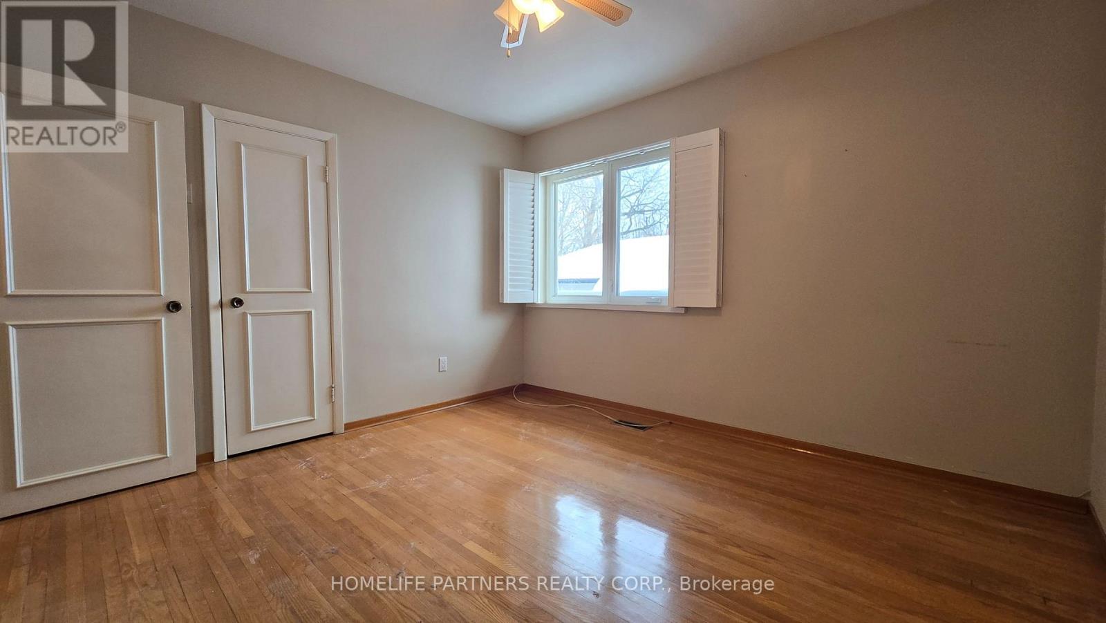 3 Ridge Point Crescent, Toronto, Ontario  M6M 2Z7 - Photo 11 - W12824760