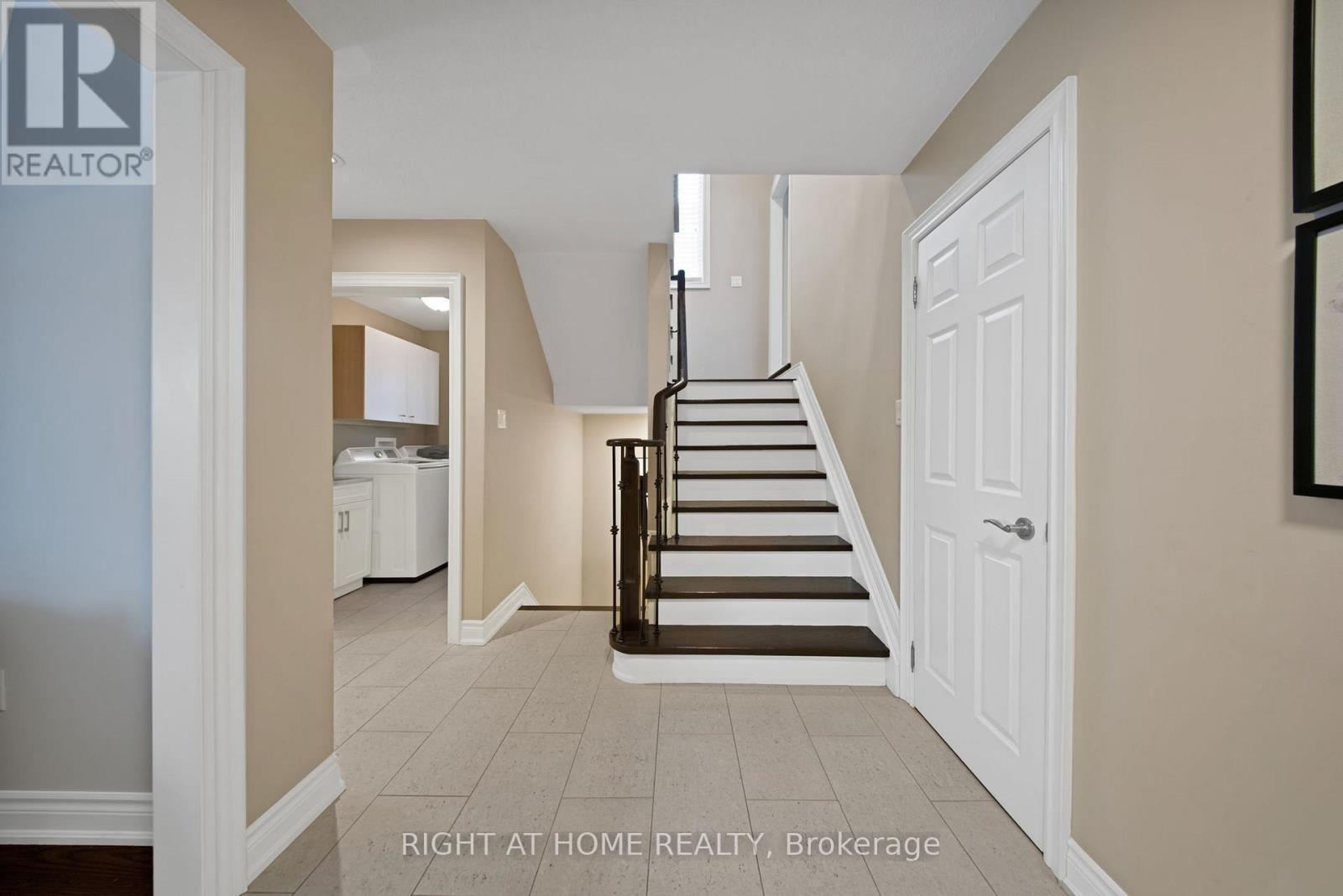 215 Queenslea Avenue, Toronto, Ontario  M9N 3X5 - Photo 21 - W12824770