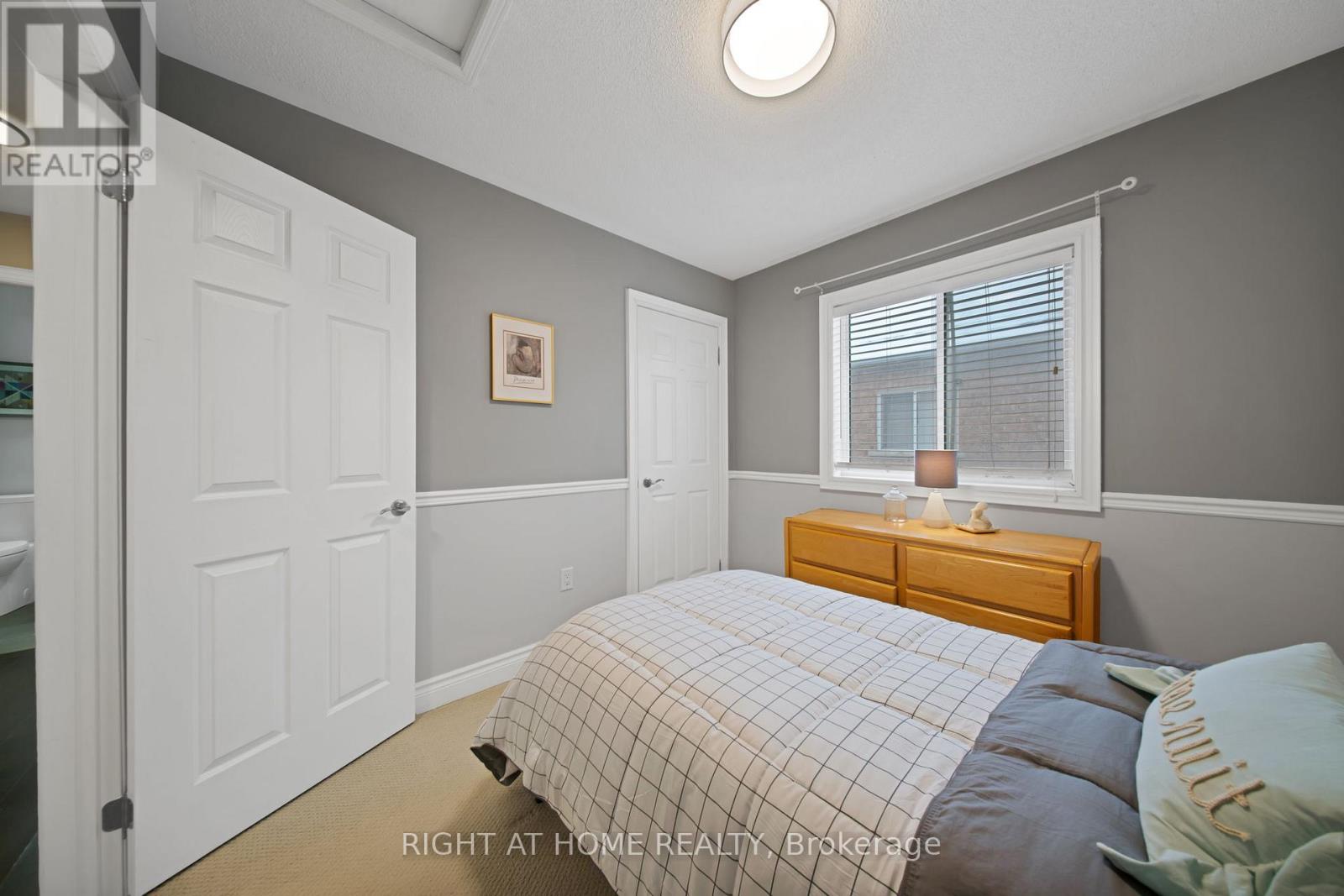 215 Queenslea Avenue, Toronto, Ontario  M9N 3X5 - Photo 36 - W12824770