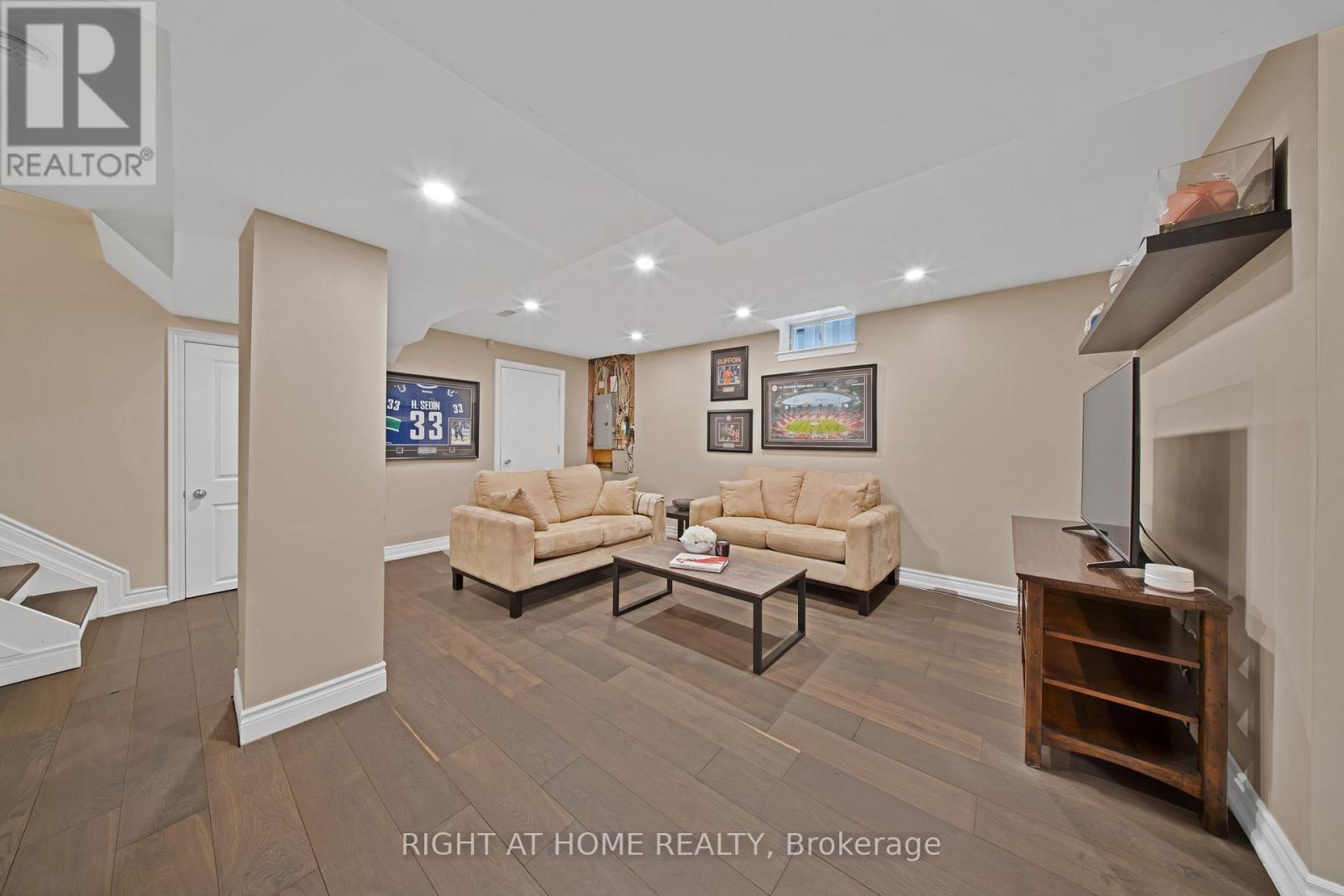 215 Queenslea Avenue, Toronto, Ontario  M9N 3X5 - Photo 40 - W12824770