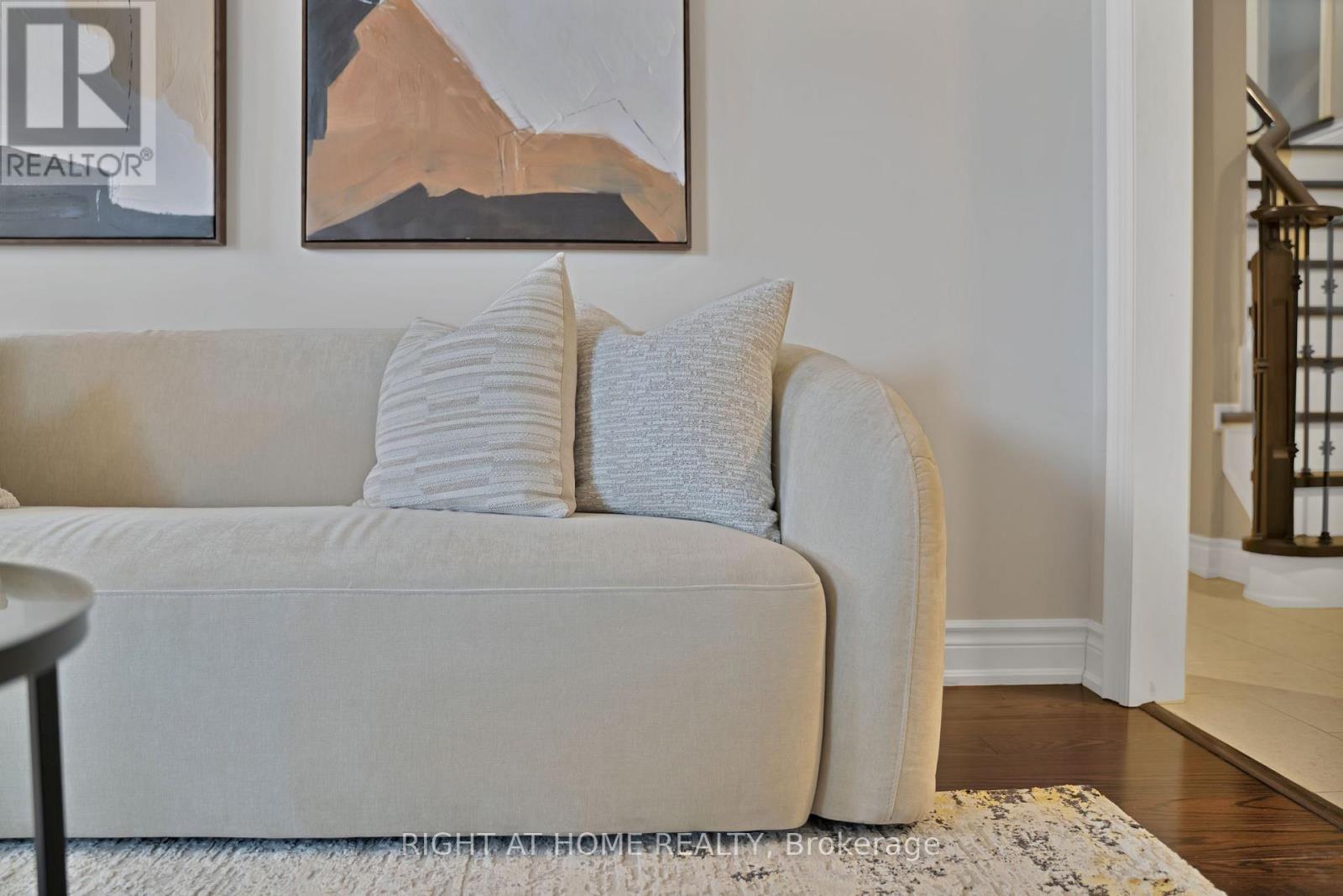 215 Queenslea Avenue, Toronto, Ontario  M9N 3X5 - Photo 7 - W12824770