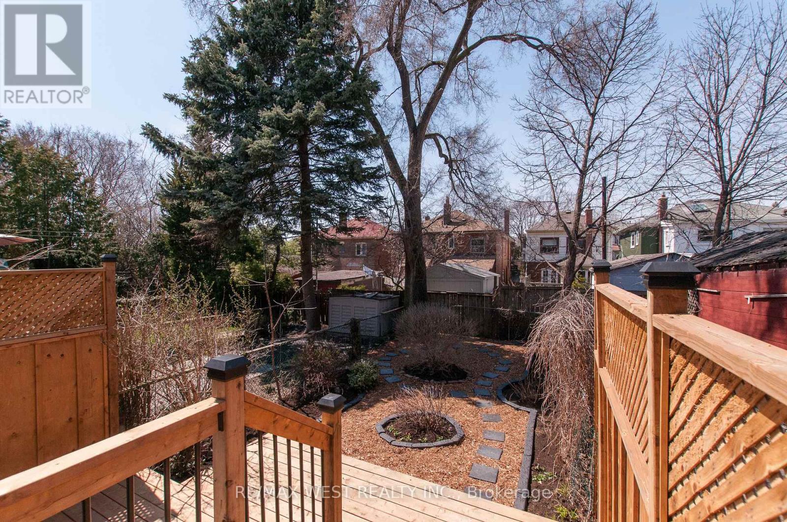 Upper - 36 Kennedy Avenue, Toronto, Ontario  M6S 2X5 - Photo 16 - W12824800