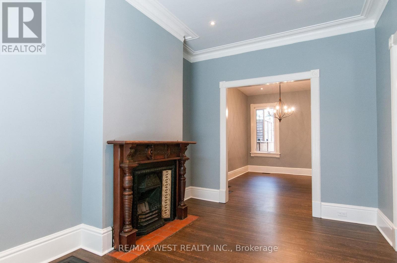 Upper - 36 Kennedy Avenue, Toronto, Ontario  M6S 2X5 - Photo 4 - W12824800