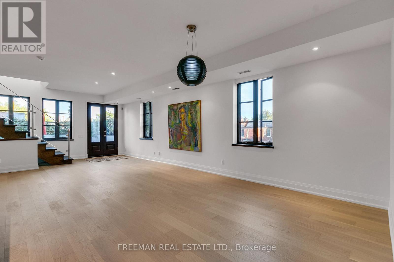 Upper - 967 Ossington Avenue, Toronto, Ontario  M6G 3V5 - Photo 11 - W12824816