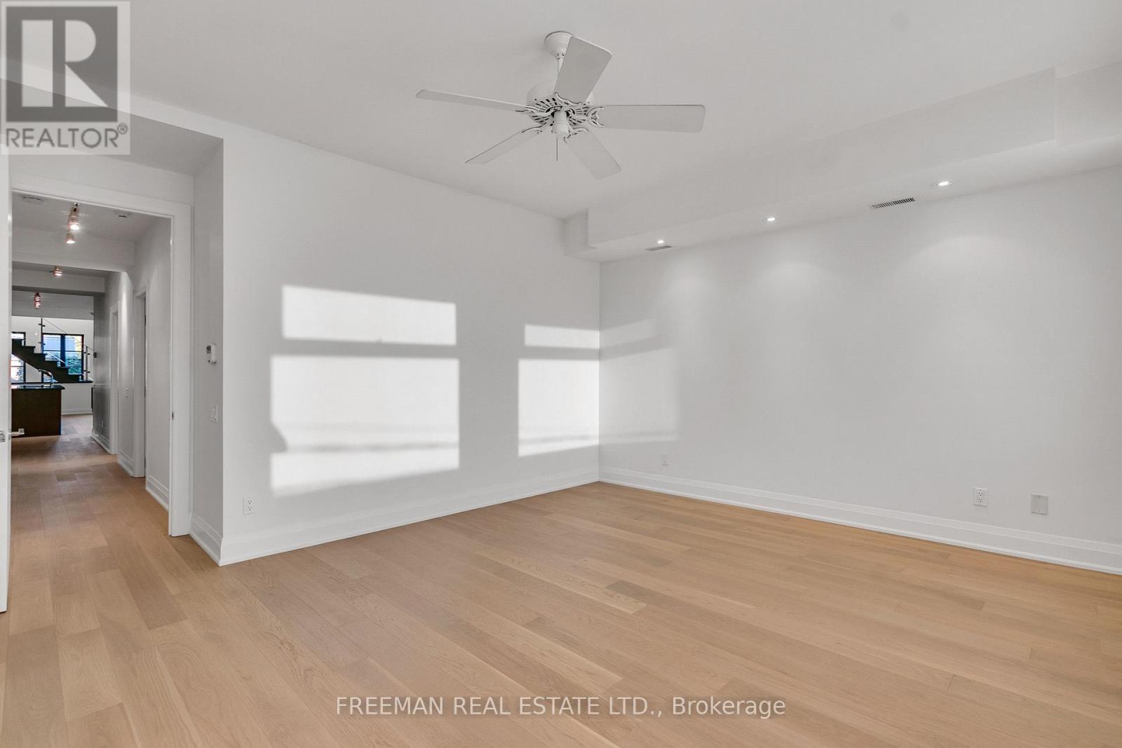 Upper - 967 Ossington Avenue, Toronto, Ontario  M6G 3V5 - Photo 18 - W12824816