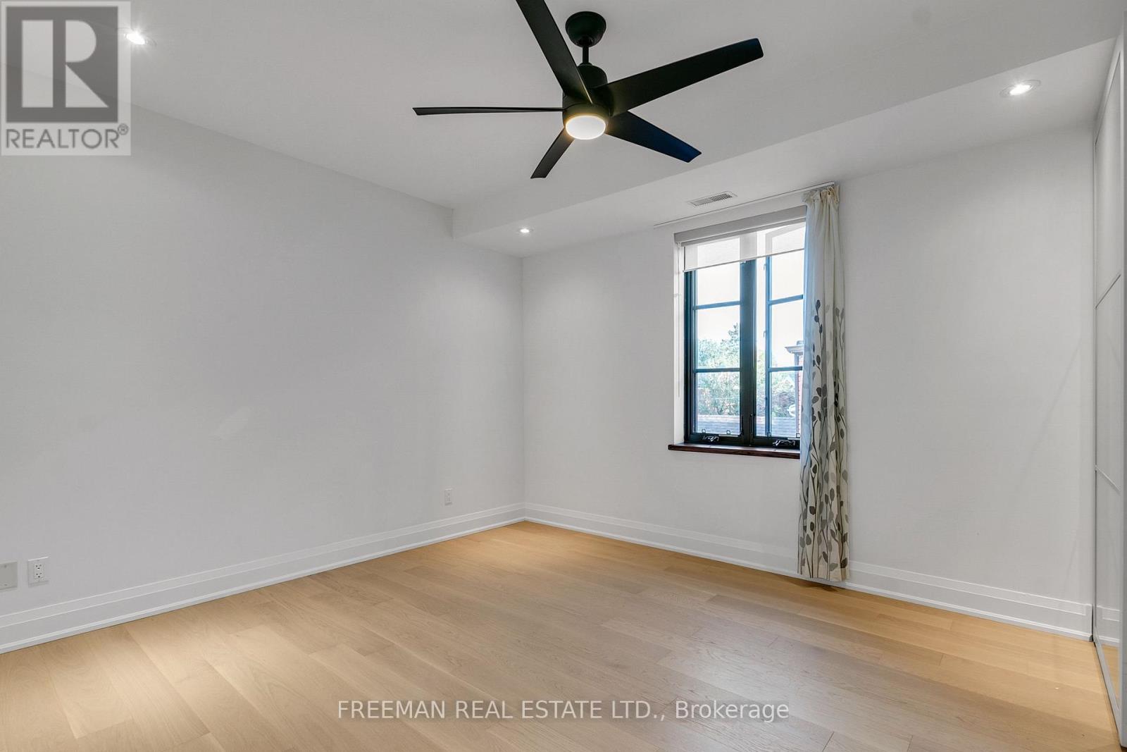 Upper - 967 Ossington Avenue, Toronto, Ontario  M6G 3V5 - Photo 22 - W12824816