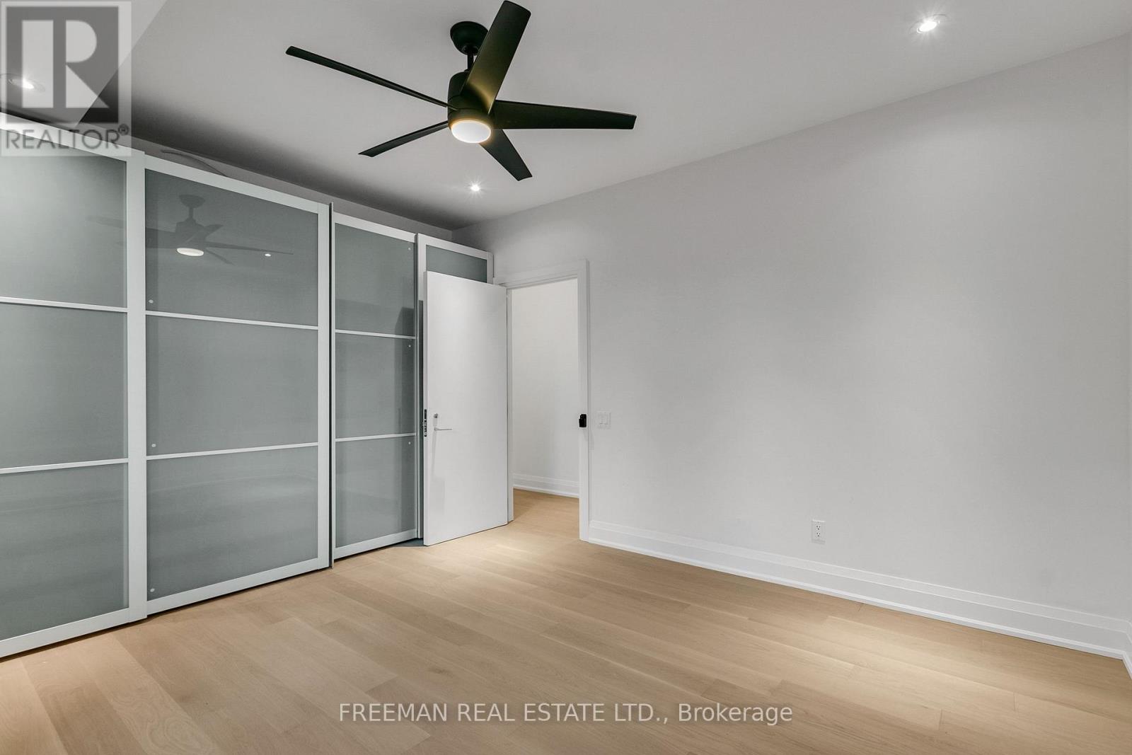 Upper - 967 Ossington Avenue, Toronto, Ontario  M6G 3V5 - Photo 23 - W12824816