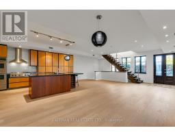 UPPER - 967 OSSINGTON AVENUE, Toronto, Ontario