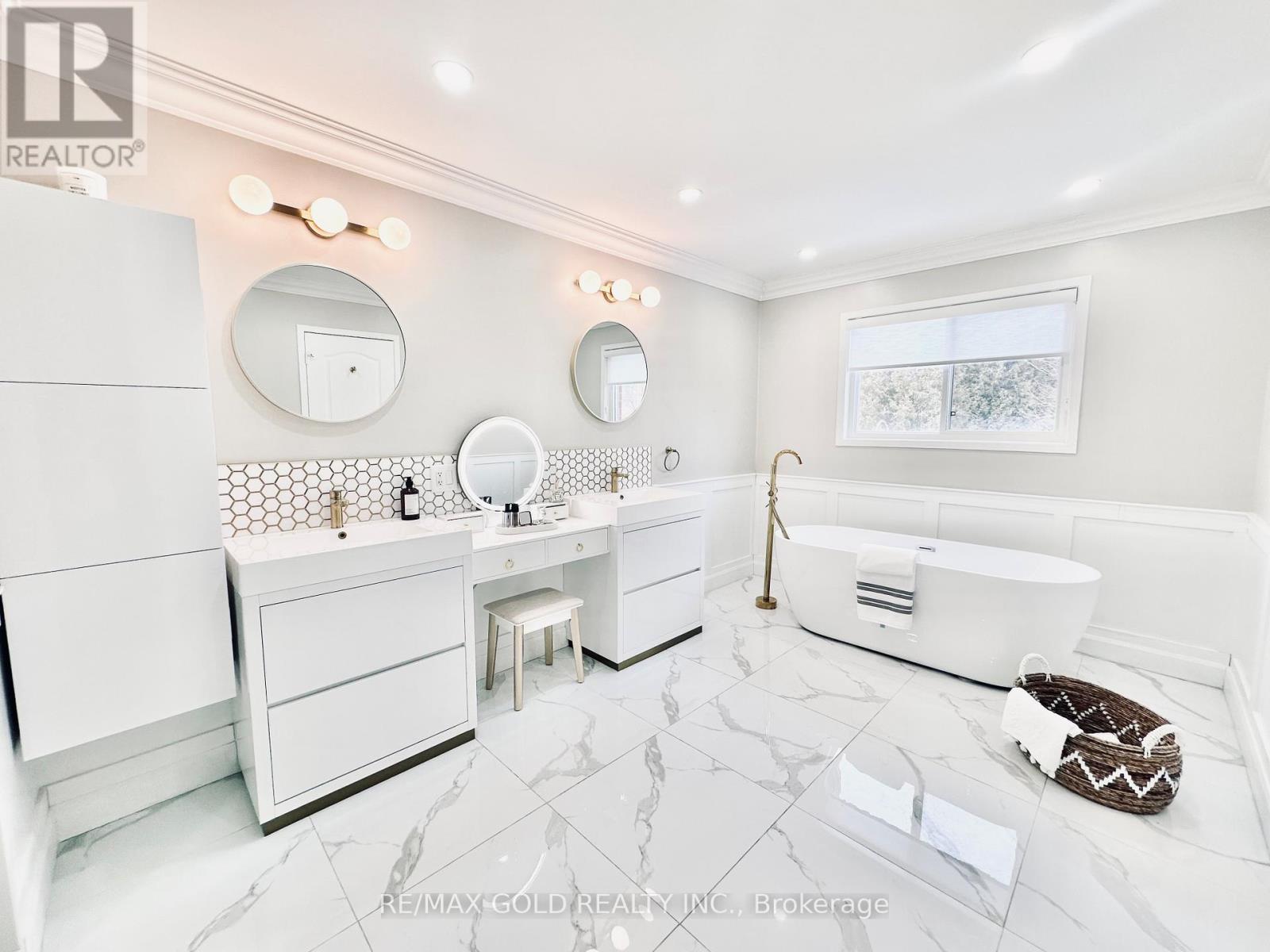 2293 Woodcrest Drive, Oakville, Ontario  L6M 4C5 - Photo 32 - W12824822