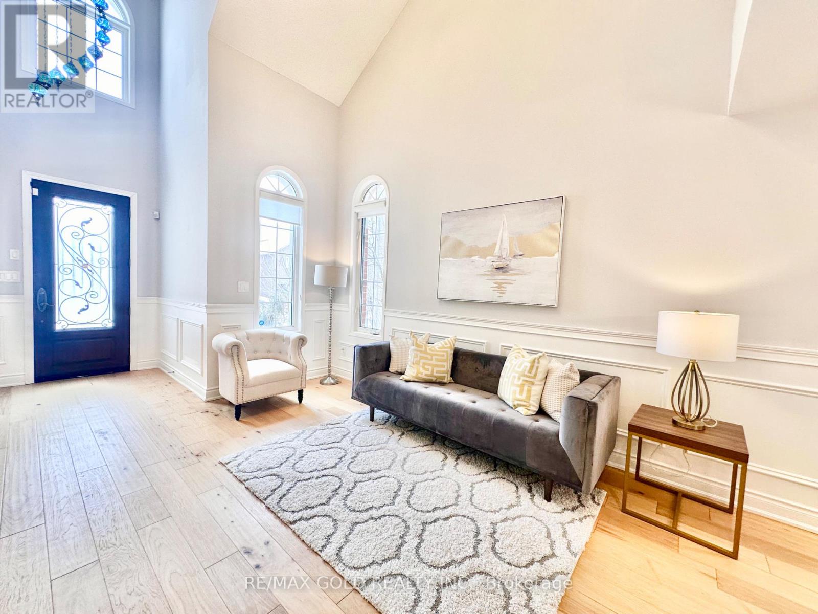 2293 Woodcrest Drive, Oakville, Ontario  L6M 4C5 - Photo 6 - W12824822