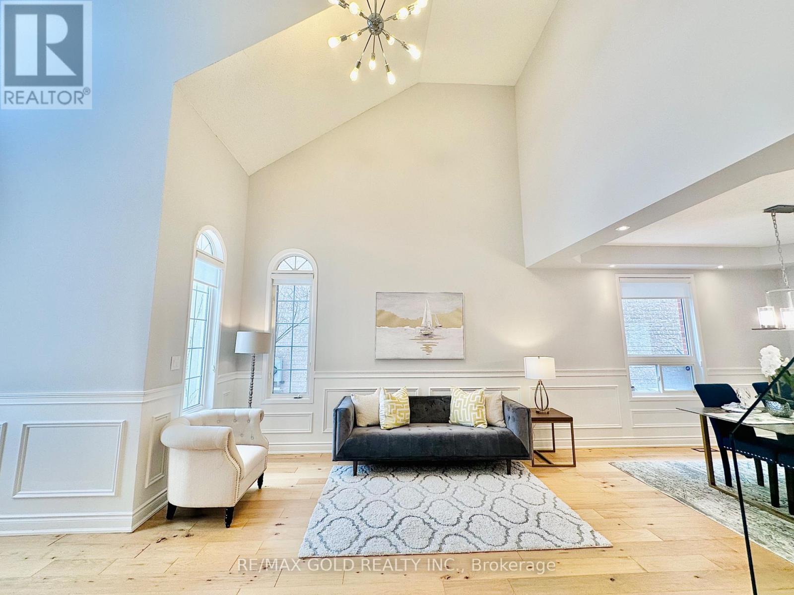 2293 Woodcrest Drive, Oakville, Ontario  L6M 4C5 - Photo 7 - W12824822